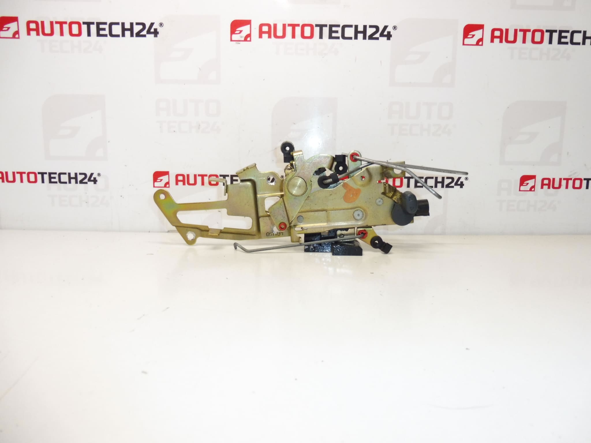 Zámek pravých zadních dveří Citroën Berlingo II 9138F4 bez lanka