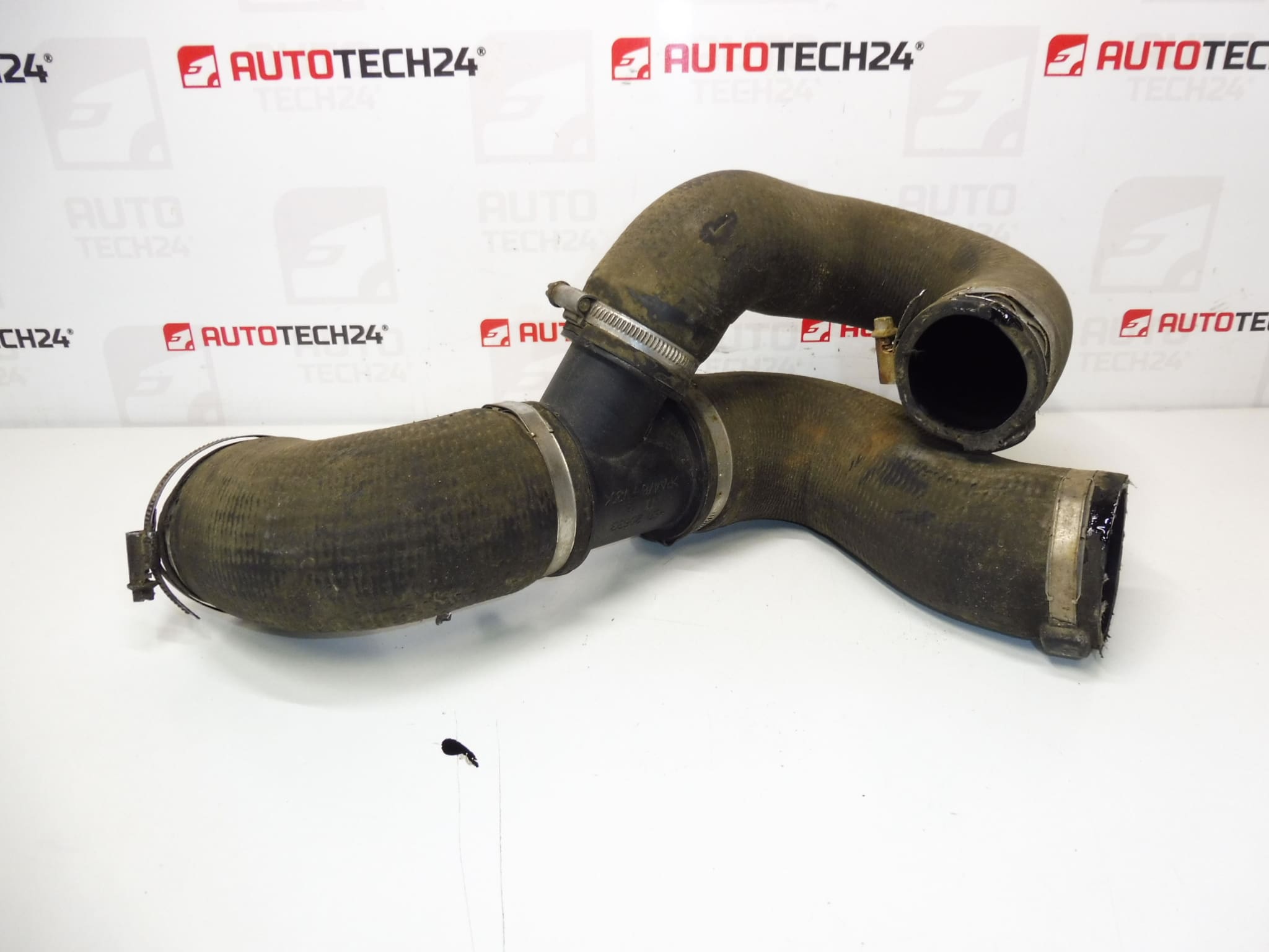 Přípojka vzduchu u výměníku Citroën Peugeot 2.2 HDI 9651138780 0382EV - Obrázek 2