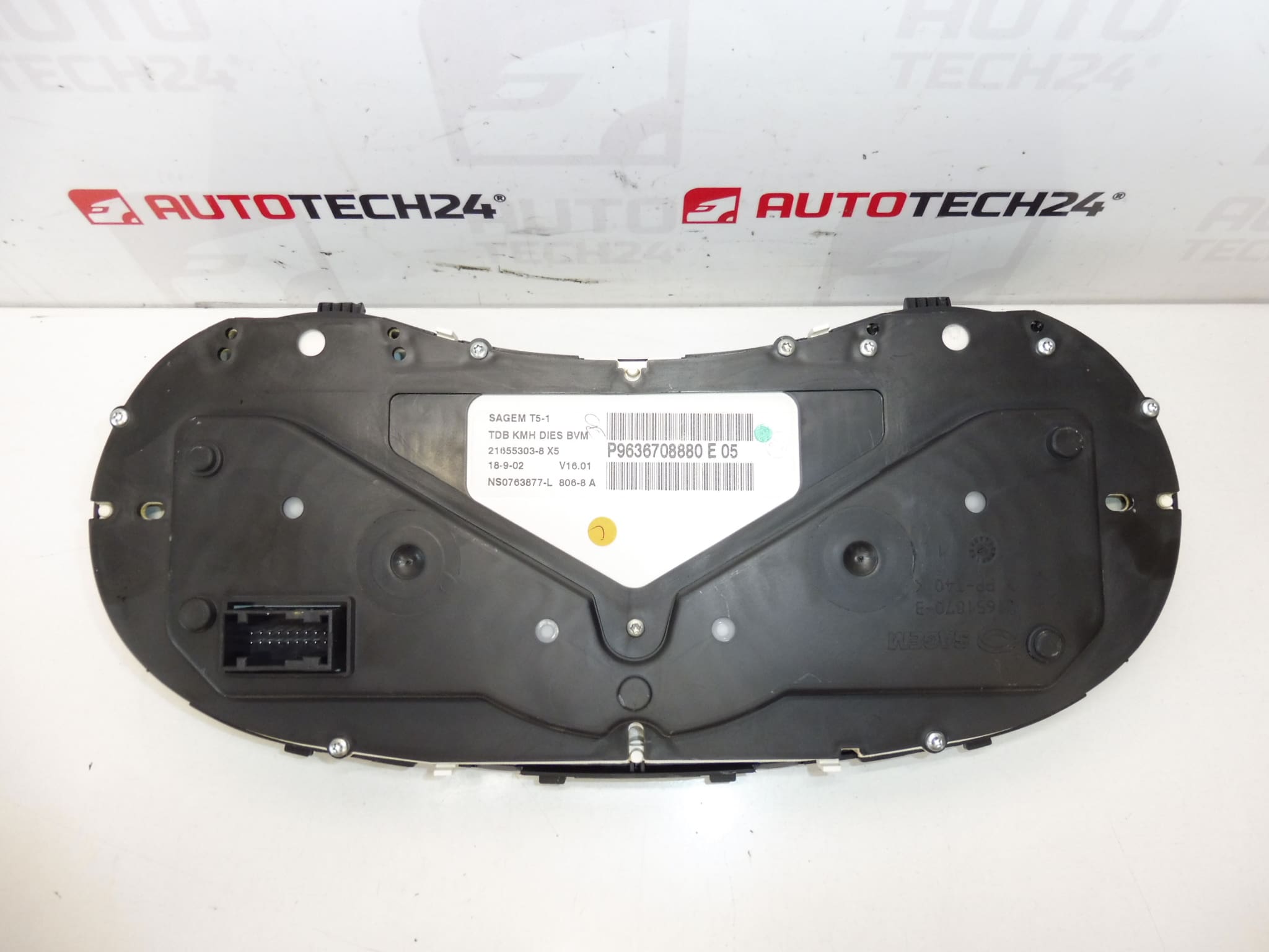 Tachometr Peugeot 307 najeto 330000 km 9636708880 6104R2 - Obrázek 2