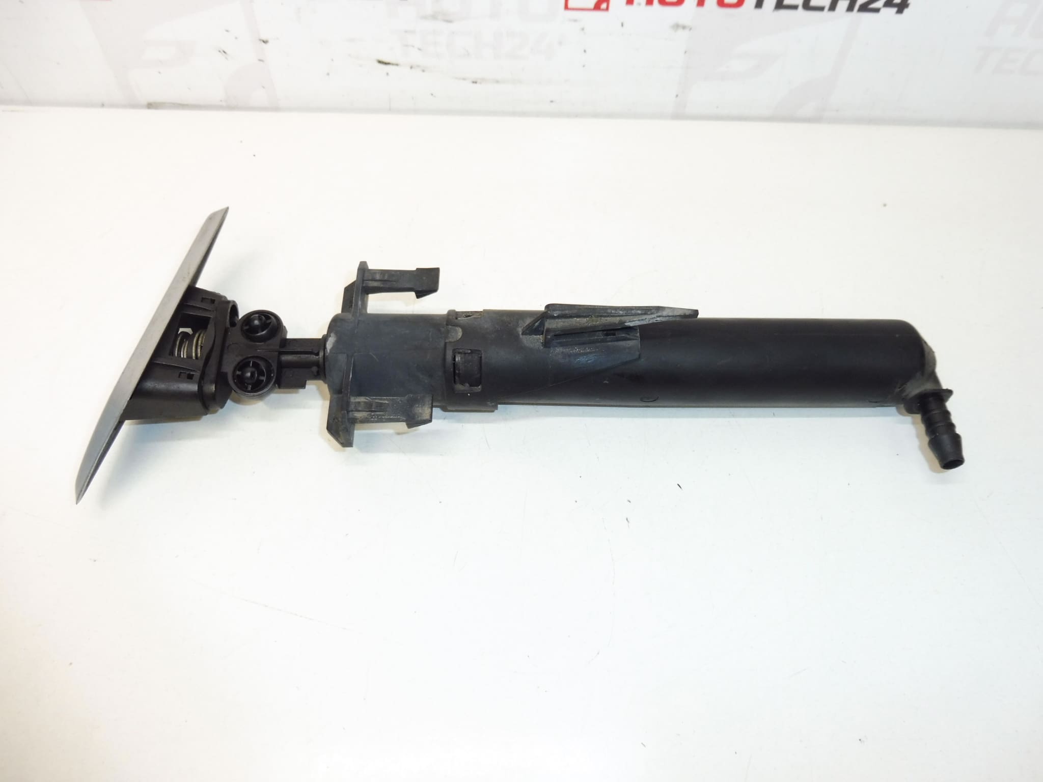 Tryska ostřikovače pravého předního světla Peugeot 307 II 6438P1 6438S5 6438T0 - Obrázek 2