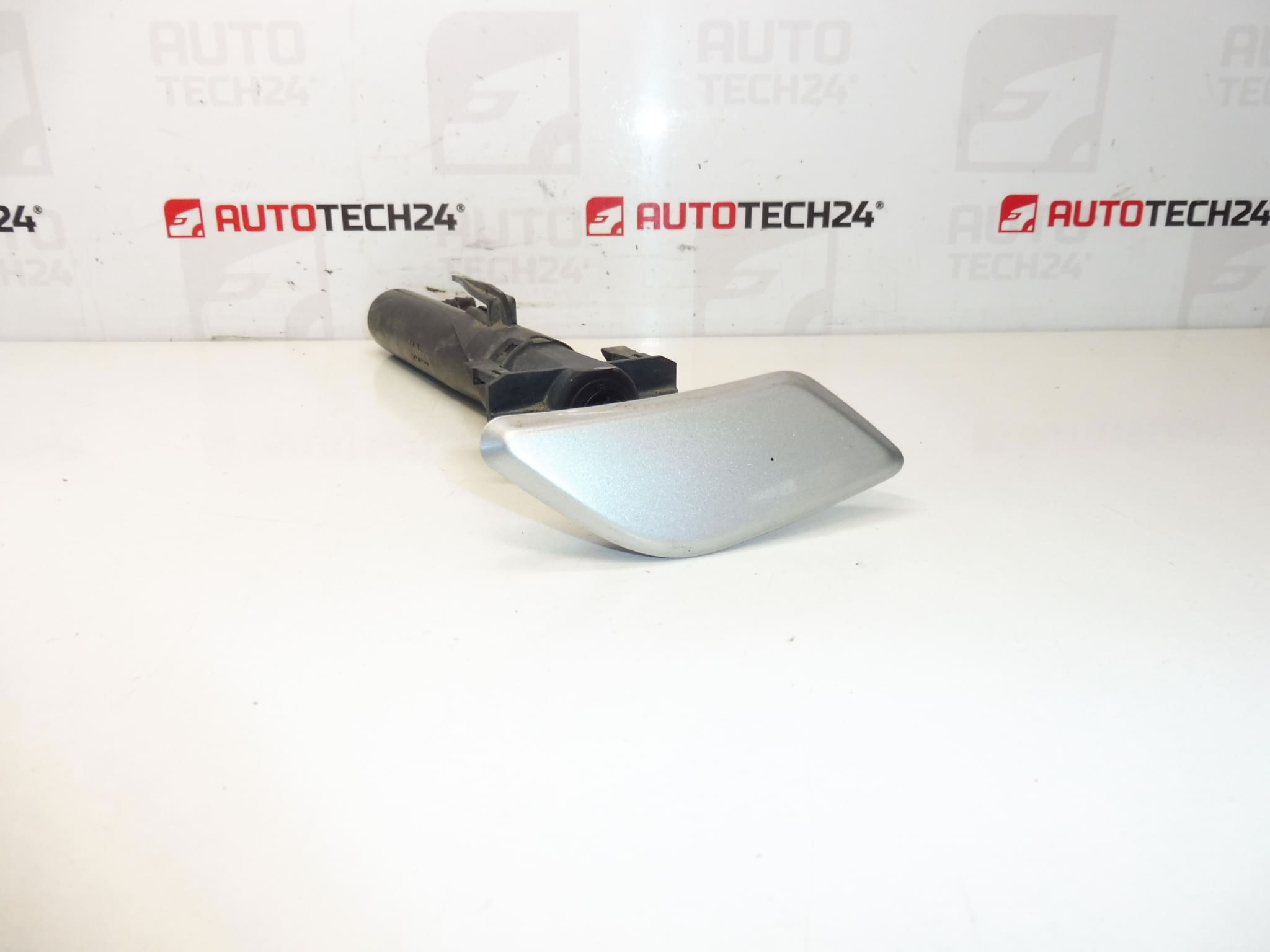 Tryska ostřikovače pravého předního světla Peugeot 307 II 6438P1 6438S5 6438T0