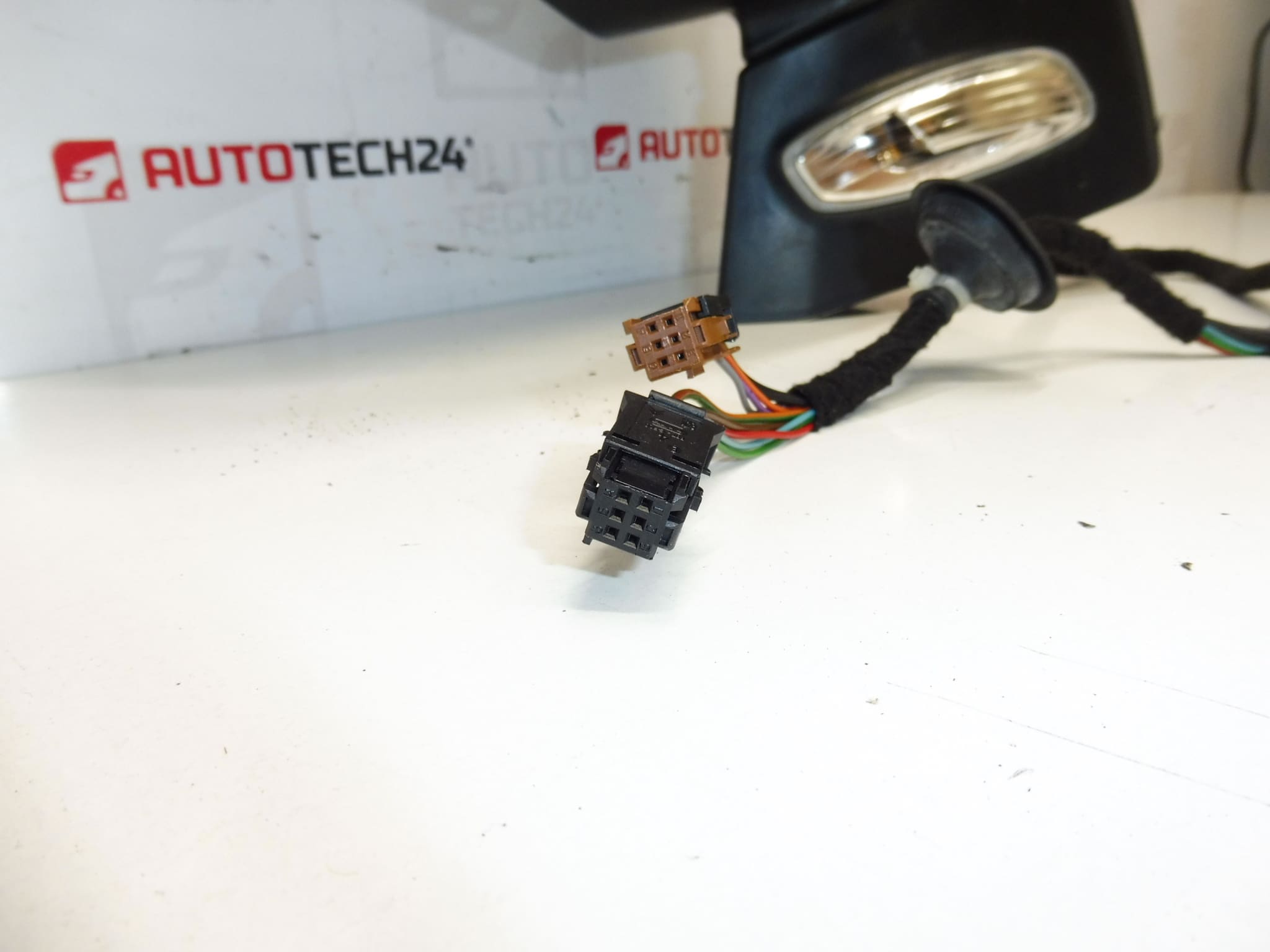 Pravé zrcátko EZRC Peugeot 3008 a 5008 8153ZG - Obrázek 2