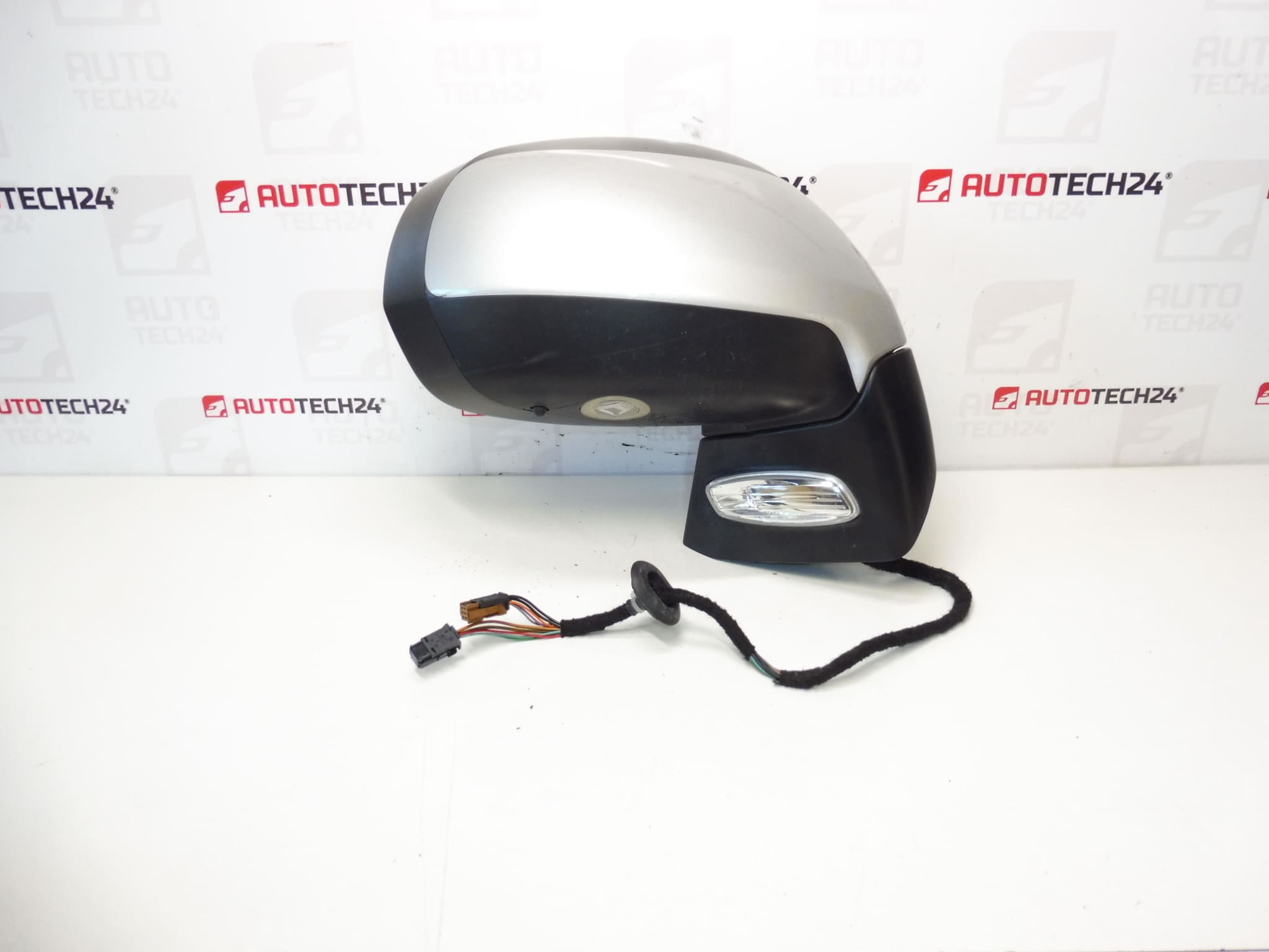 Pravé zrcátko EZRC Peugeot 3008 a 5008 8153ZG