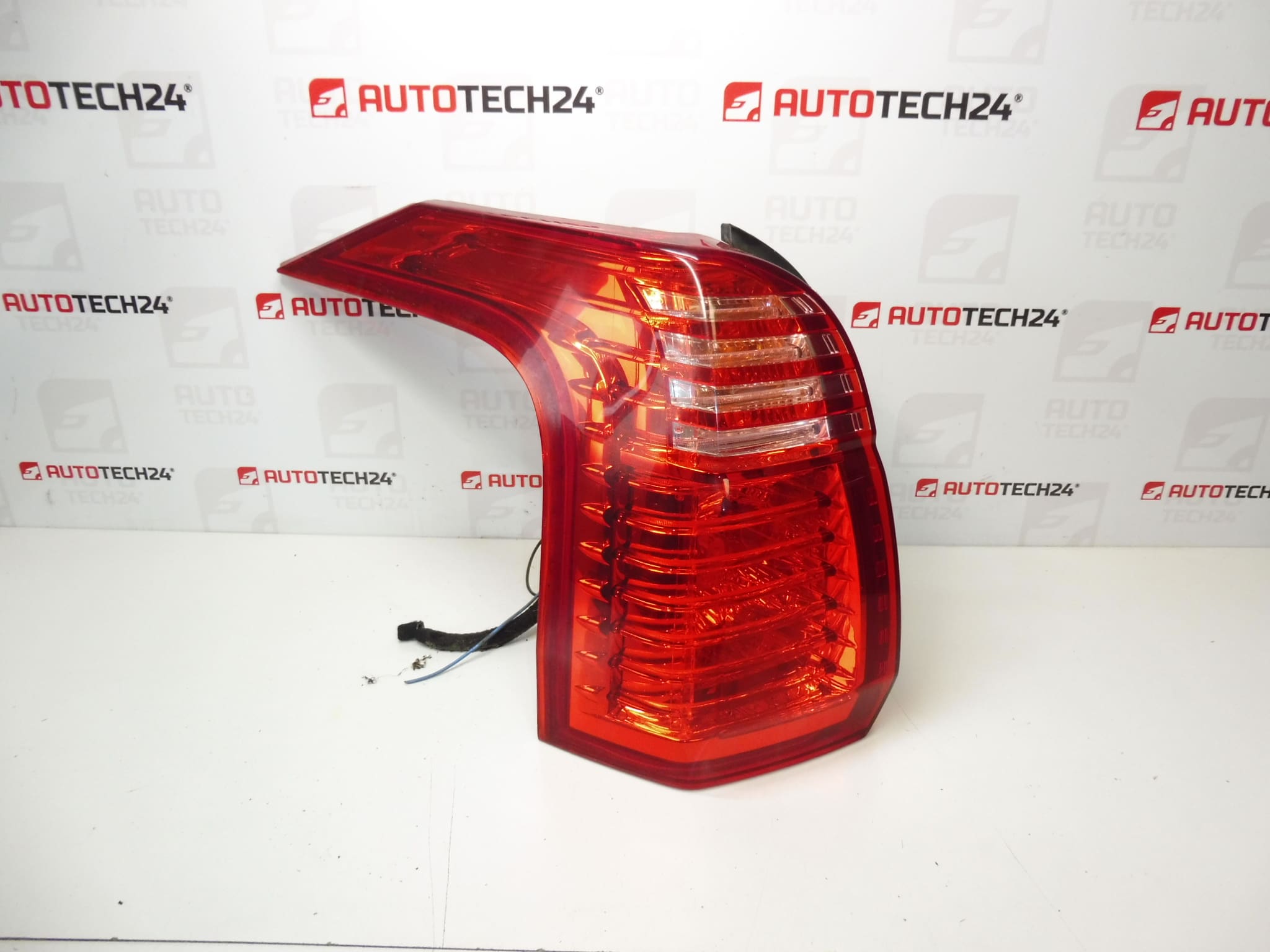 Levá zadní lampa Peugeot 5008 I 9672666580 6350KH 6350HX