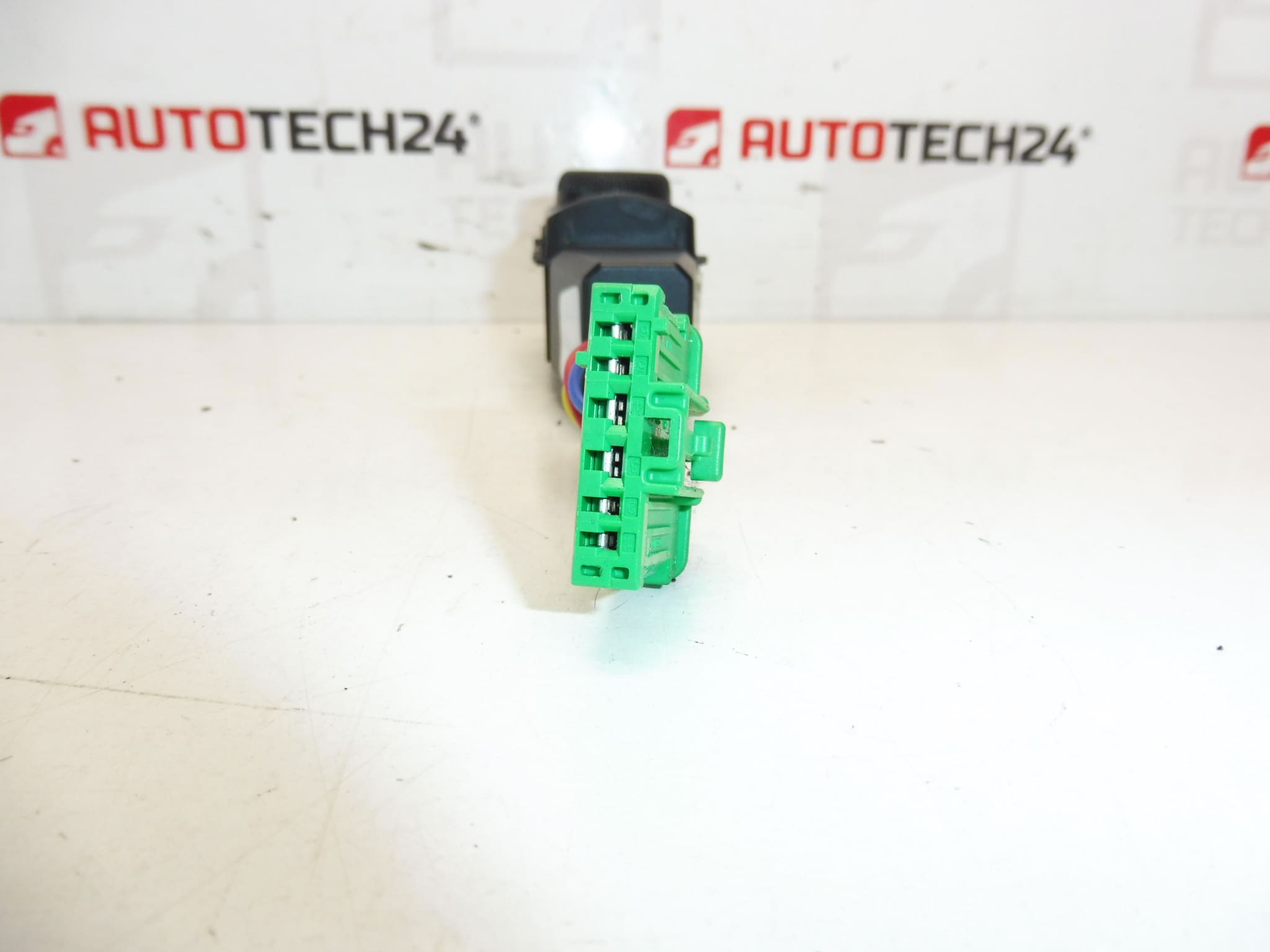 Ovládání topení a klimatizace Peugeot 3008 5008 96846886XT 6451YX - Obrázek 2