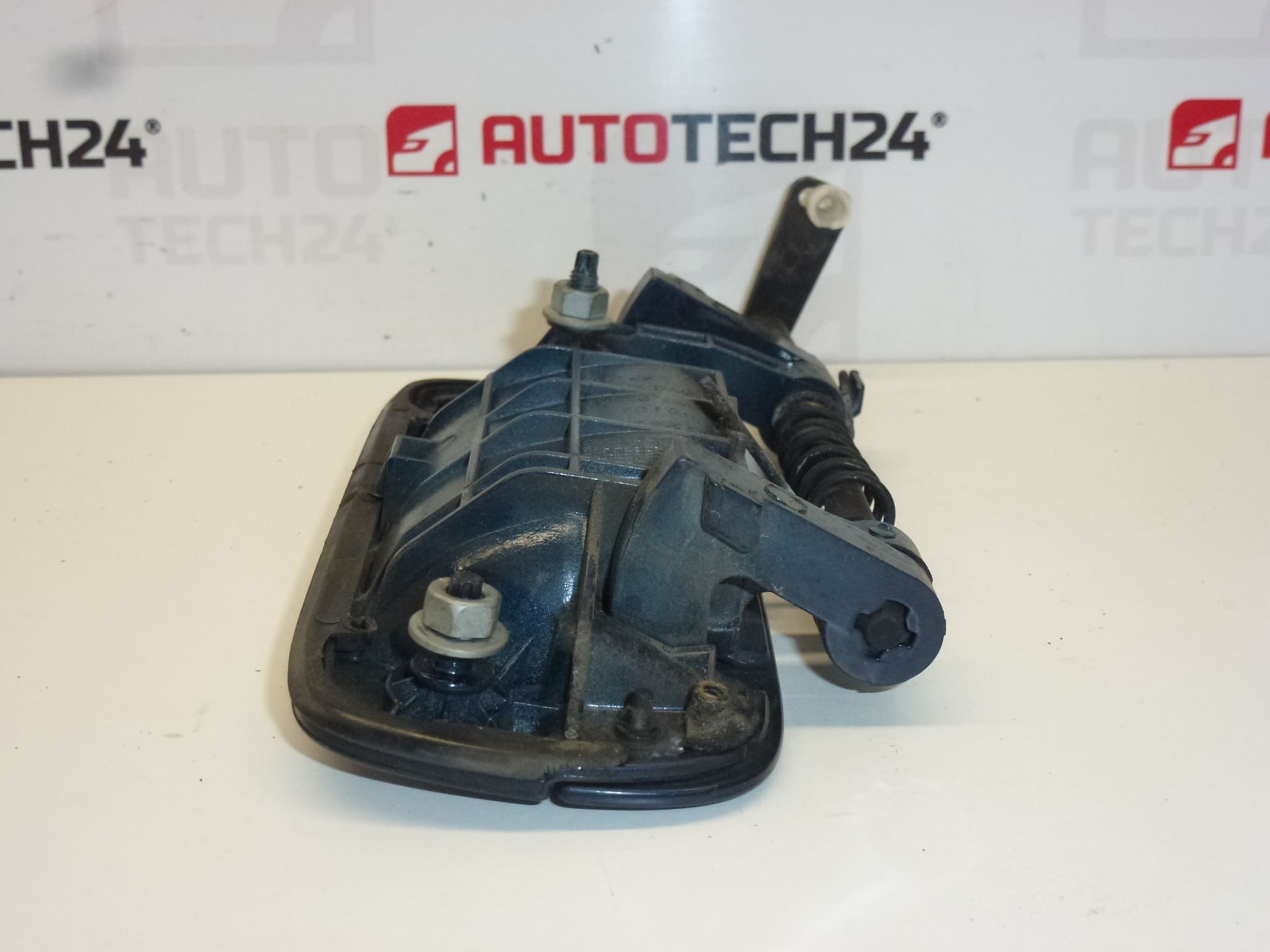 Klika levých předních dveří Peugeot KMPD 9101H2 9621858877 - Obrázek 2