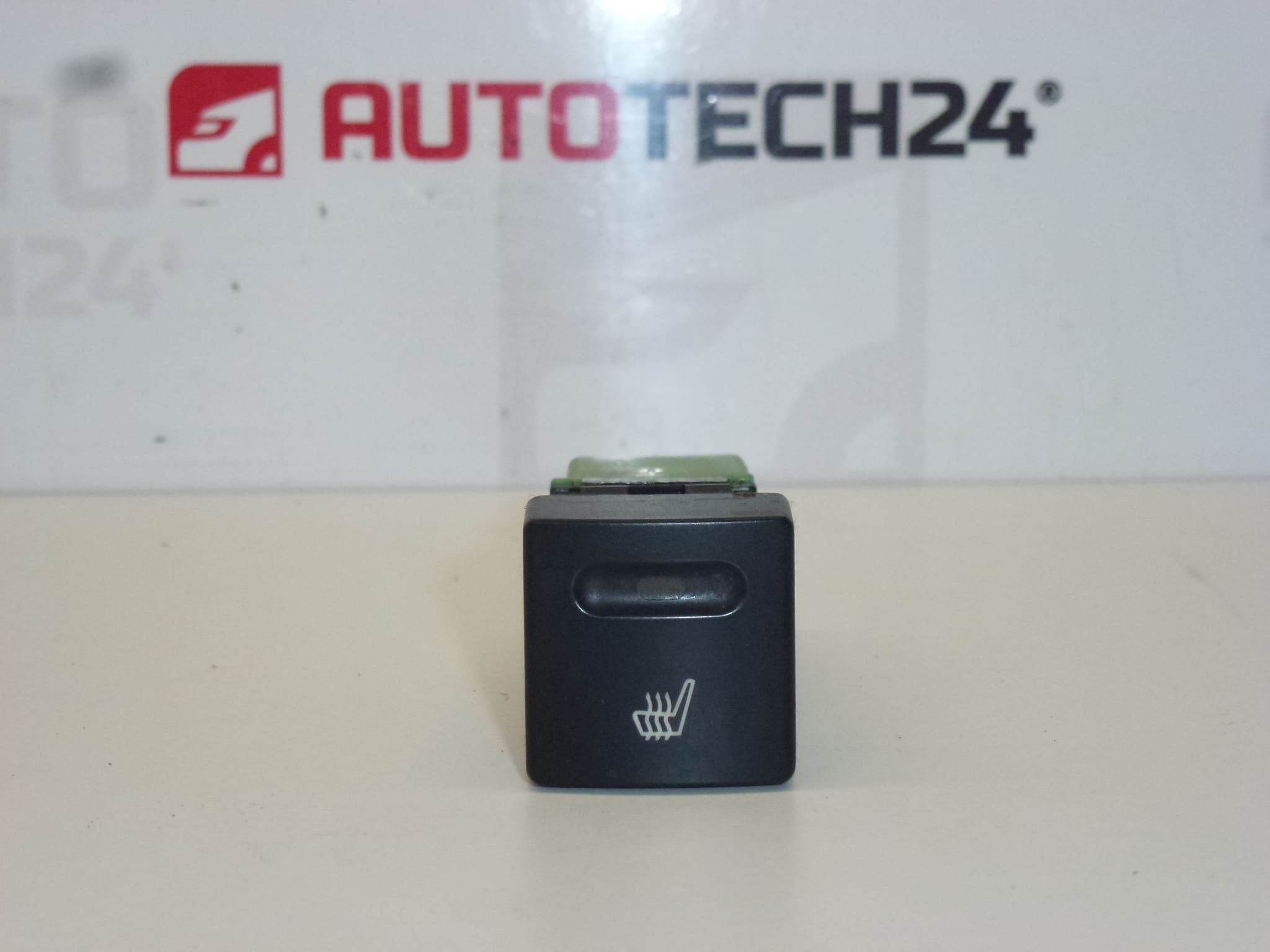 Ovladač výhřevu sedadla Citroën Peugeot 6552LX
