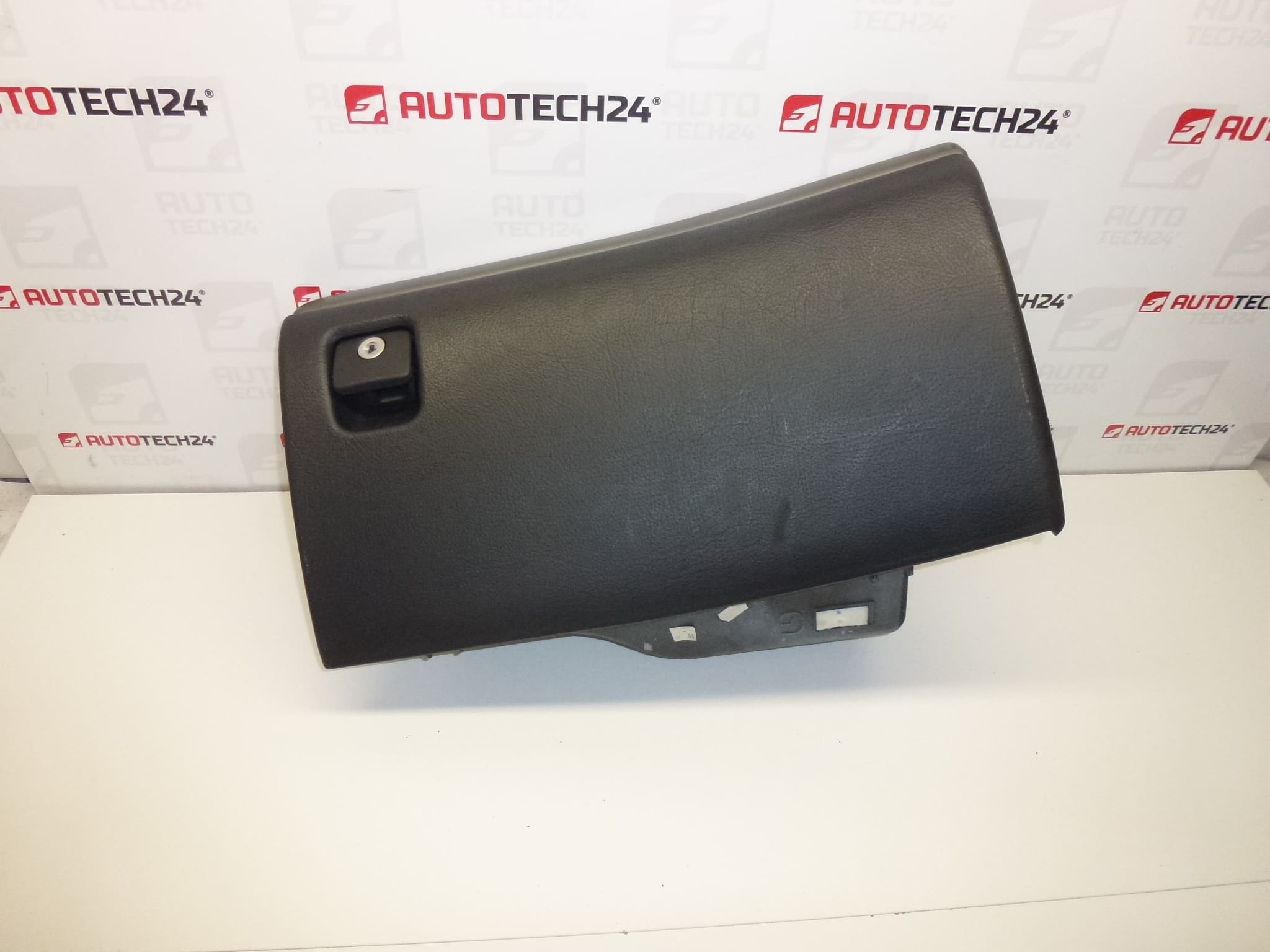 Odkládací schránka Peugeot 406 9621714477 8220ML