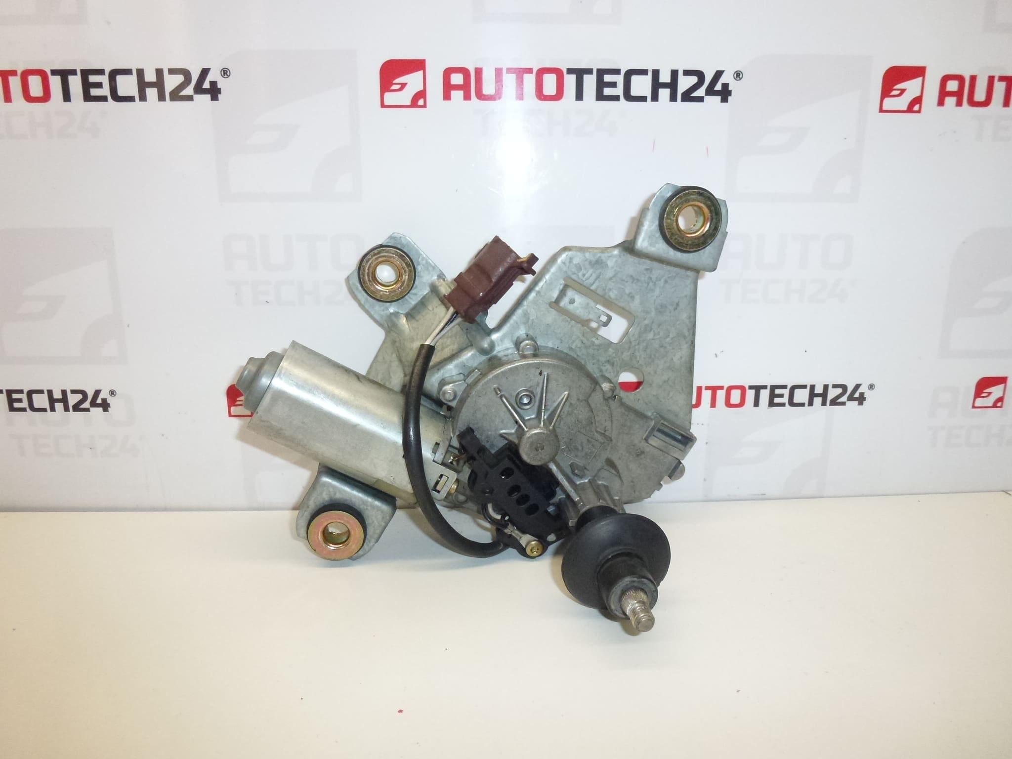 Motor zadního stěrače Peugeot 406 kombi 0390201556 6405G3
