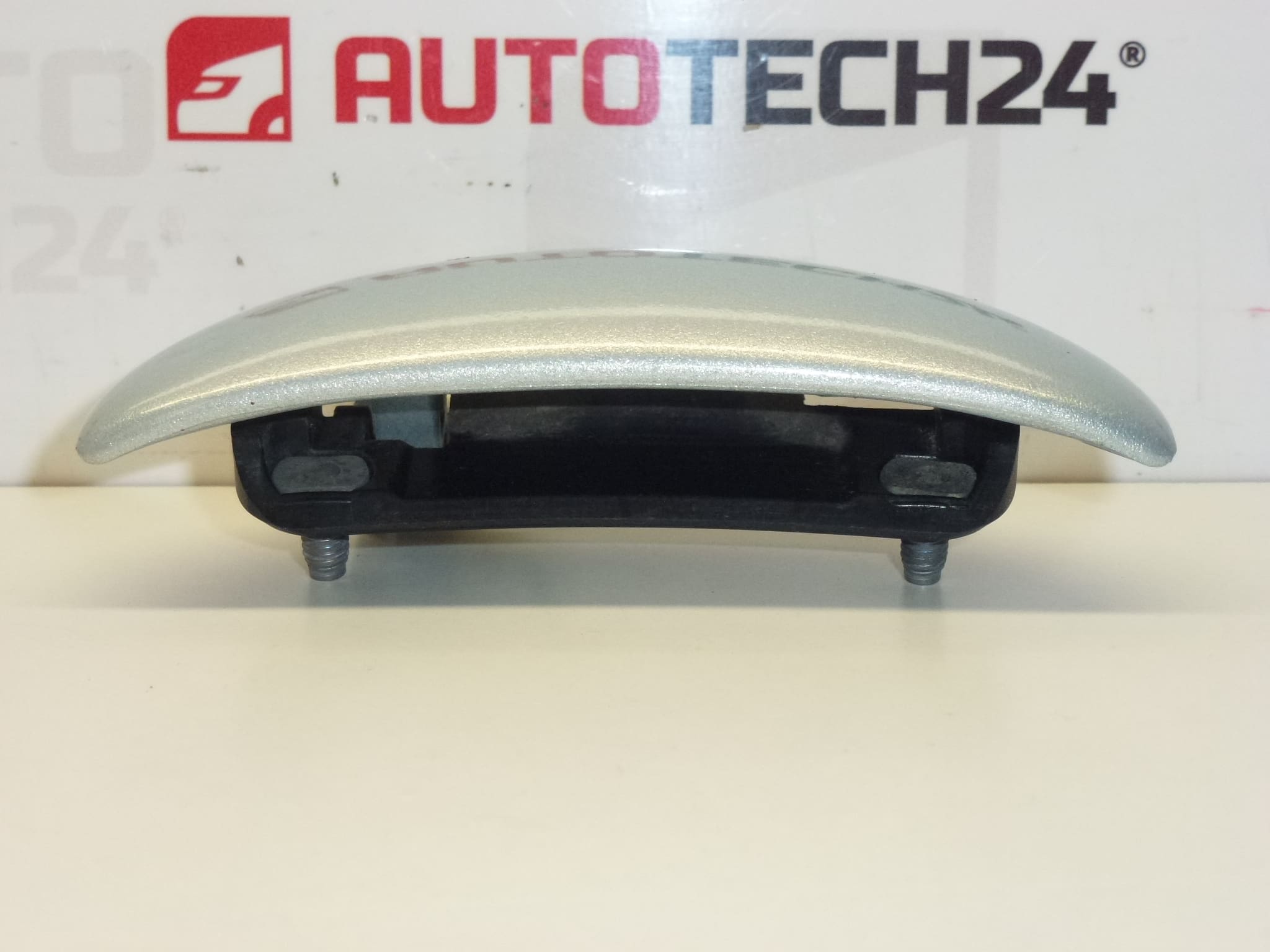 Klika pravých předních dveří Citroën C1 Peugeot 107 stříbrnomodrá 9101AH - Obrázek 2