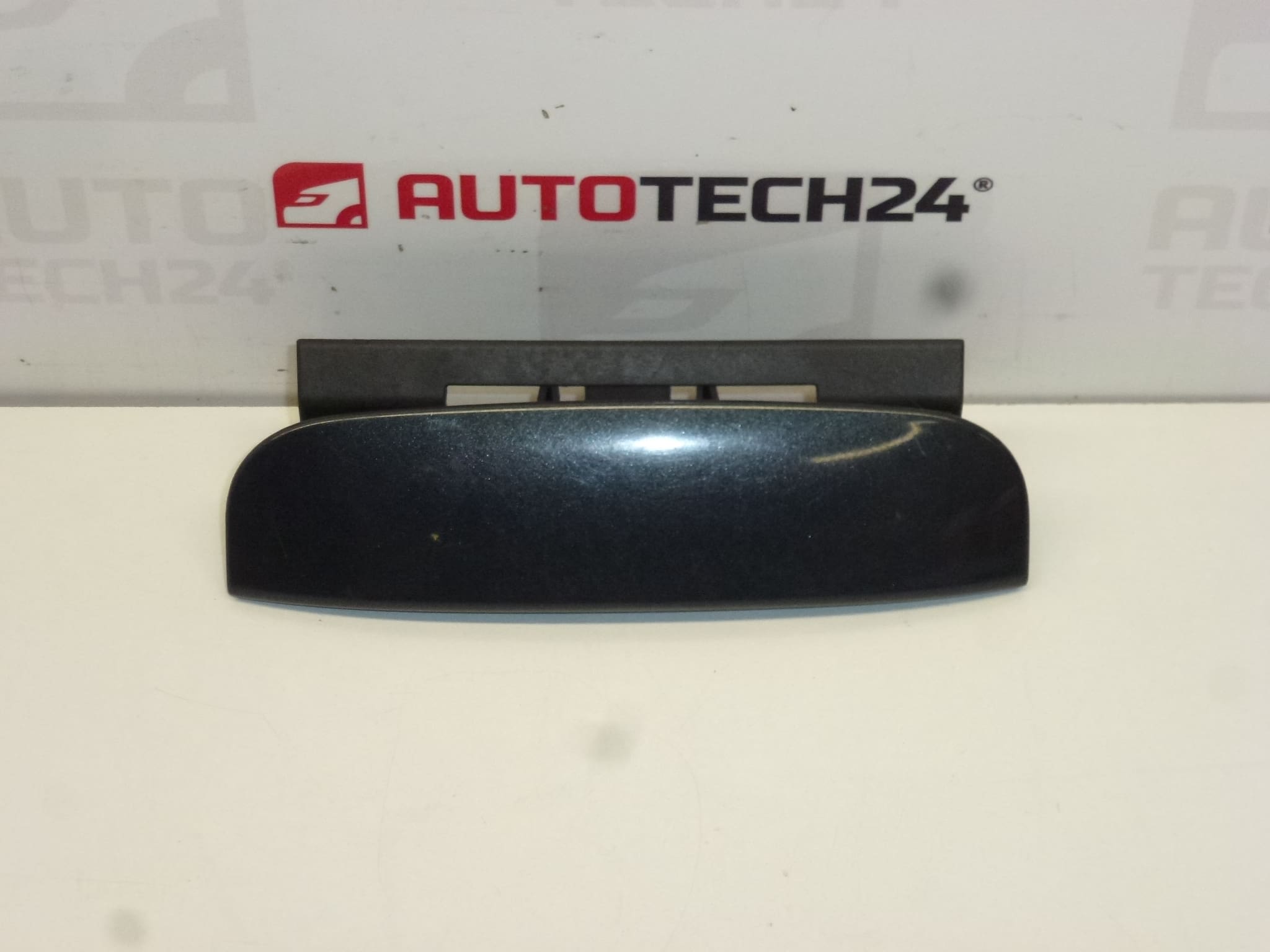 Klika zadního víka šedá metalíza EYPC Citroën C4 C5 II 9649858777 8726Q8