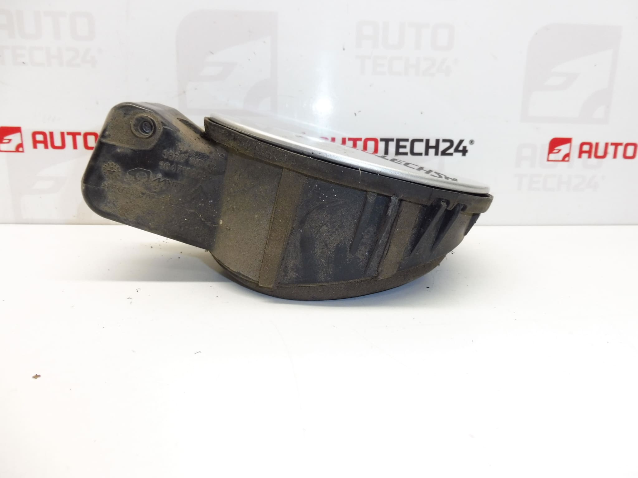 Víčko krytu nádrže Citroën C4 5 dveří 9650573477 1517C1 EZRC - Obrázek 2