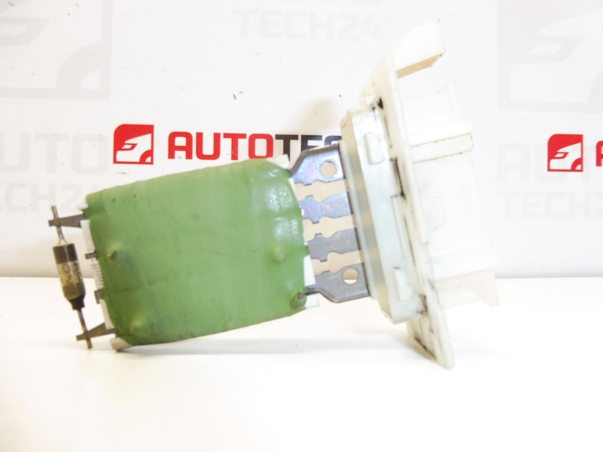 Regulátor ventilátoru Citroën Peugeot 6441V8 - Obrázek 2