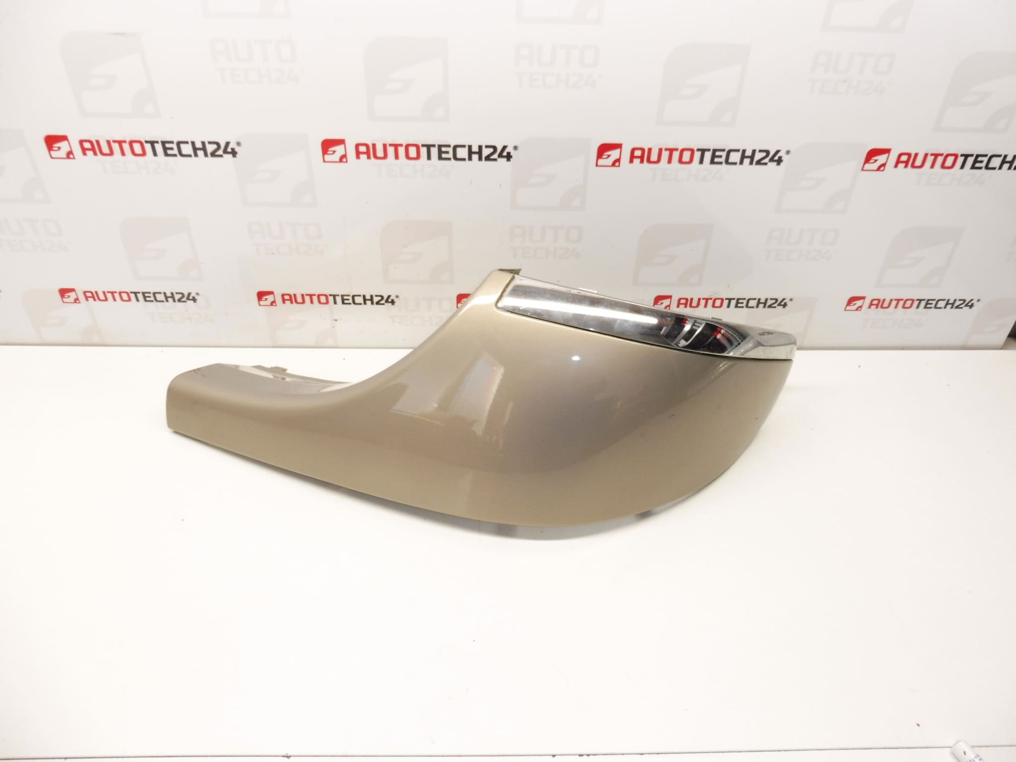 Pravá lišta s chromem zadního nárazníku Citroën Xsara Picasso KDDC 7452CT