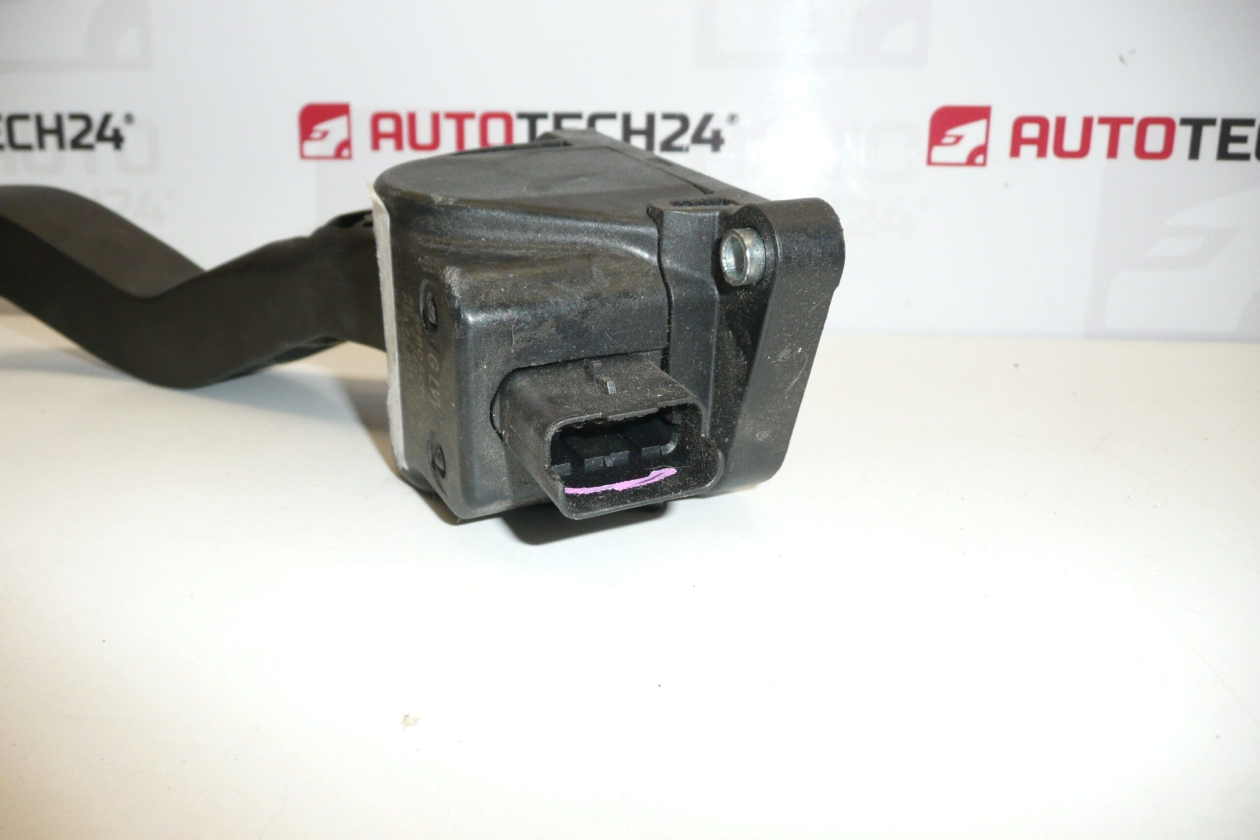Plynový pedál Citroën Peugeot 0280755041 9680565880 1601T6 - Obrázek 2