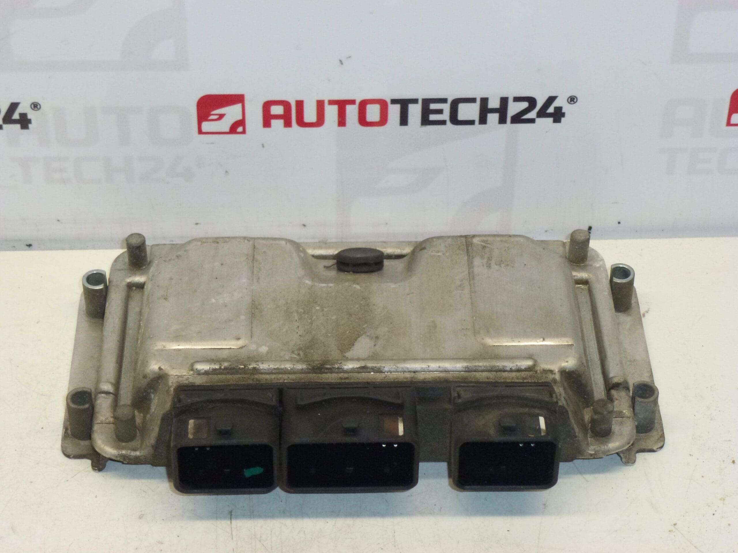 Řídící jednotka motoru Bosch ME7.4.4 0261207860 9650347880 - Obrázek 2