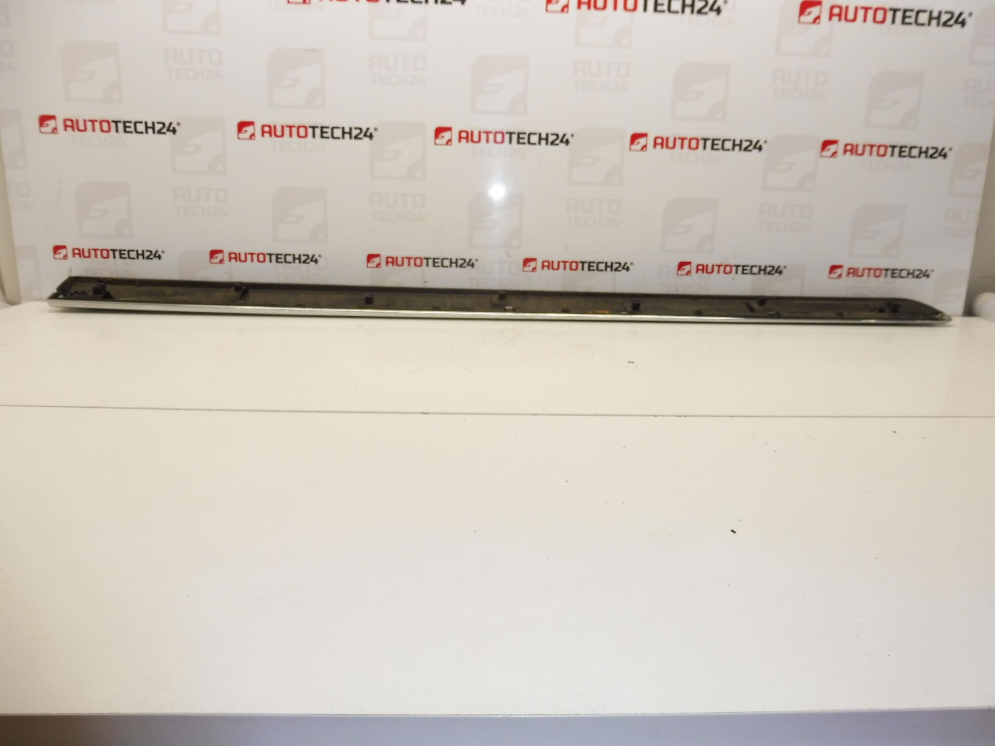 Lišta Levých Zadních Dveří Citroën C8 Peugeot 807 EYJ 1401029977 8546W2 - Obrázek 2