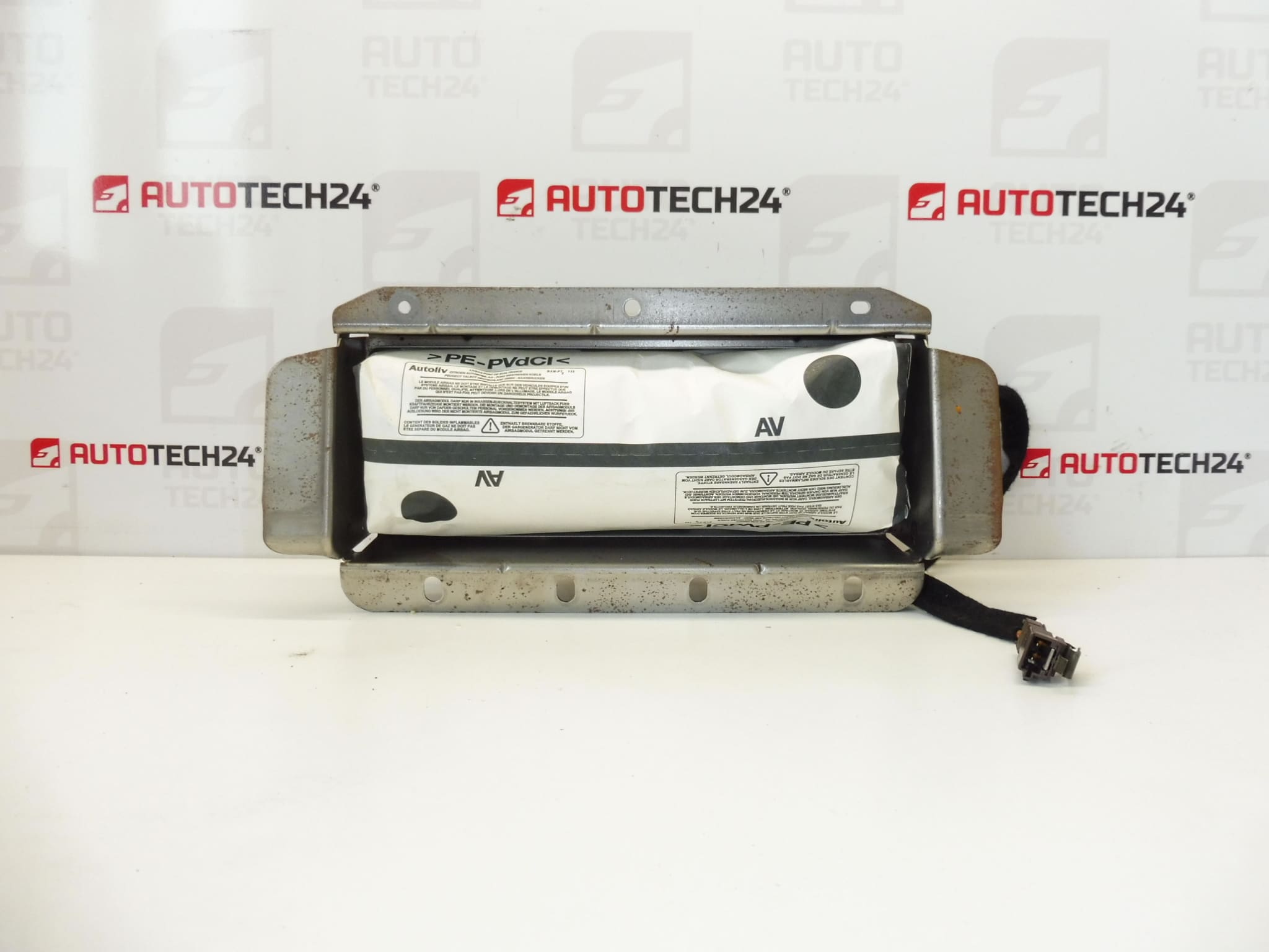 Pravý čelní airbag Peugeot 607 9629440880 8216E5