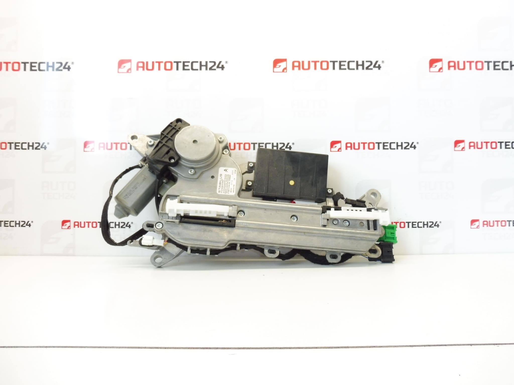 Motor zavírání zadního víka Citroën C5 X7 9687913180 8731S4