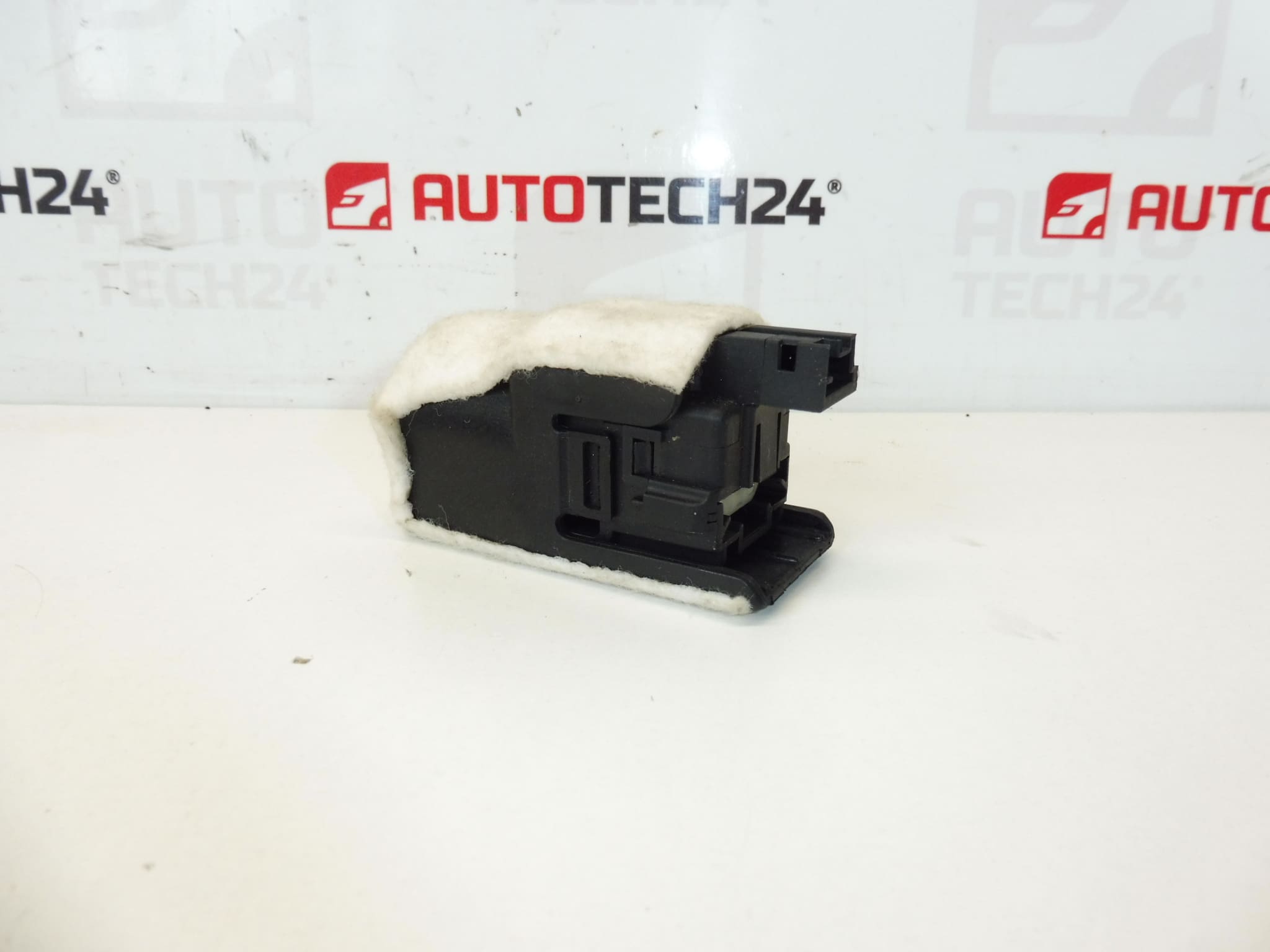 Vrnění sedáku AFIL Citroën Peugeot 8906CJ