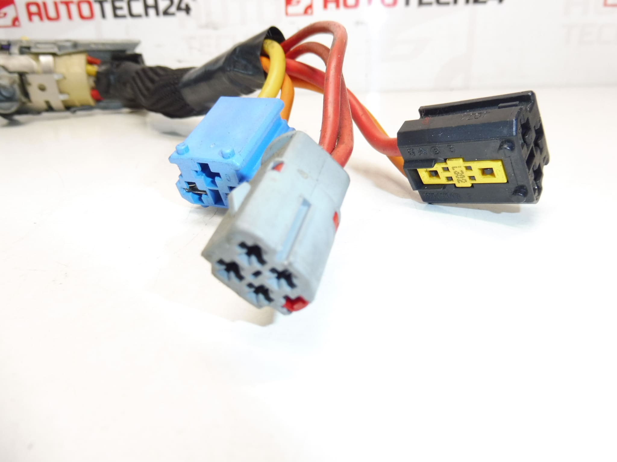 Spínací skříňka s jedním klíčem pro Peugeot 607 (kód 4162T5) - Obrázek 2