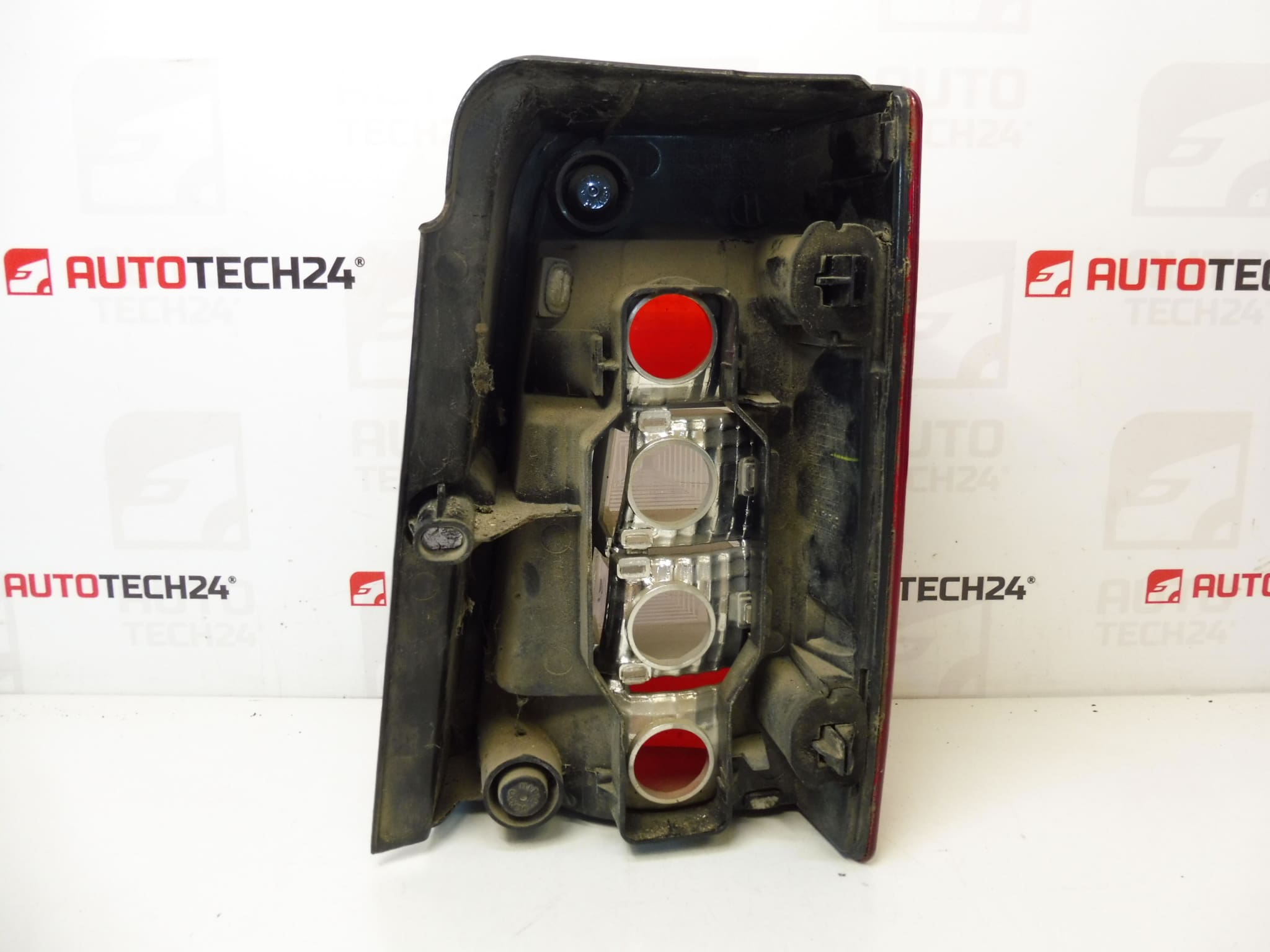 Levá zadní lampa Citroën Peugeot 9657977080 6350Z1 - Obrázek 2