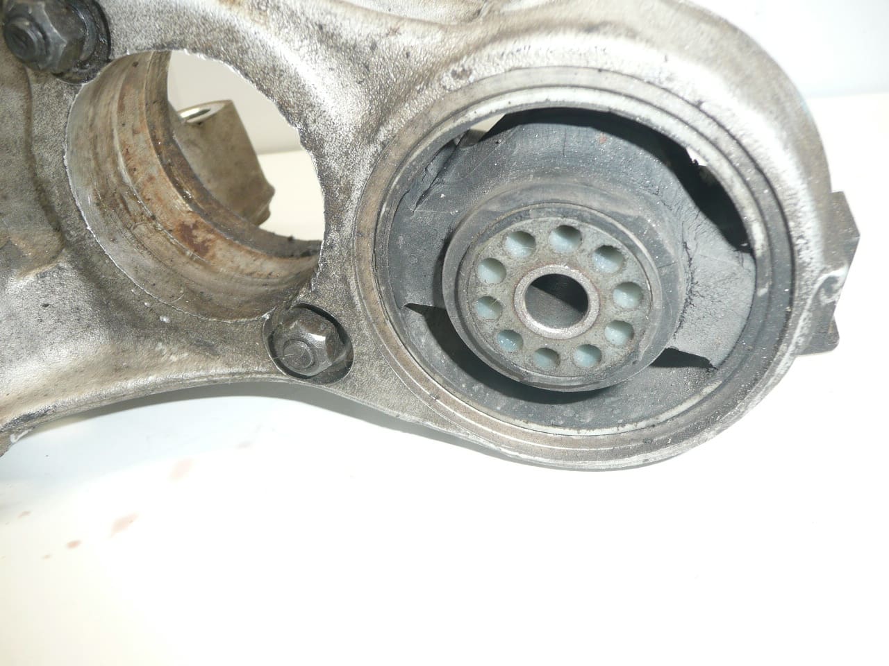 Držák motoru Citroën Peugeot 1807Z0 - Obrázek 2