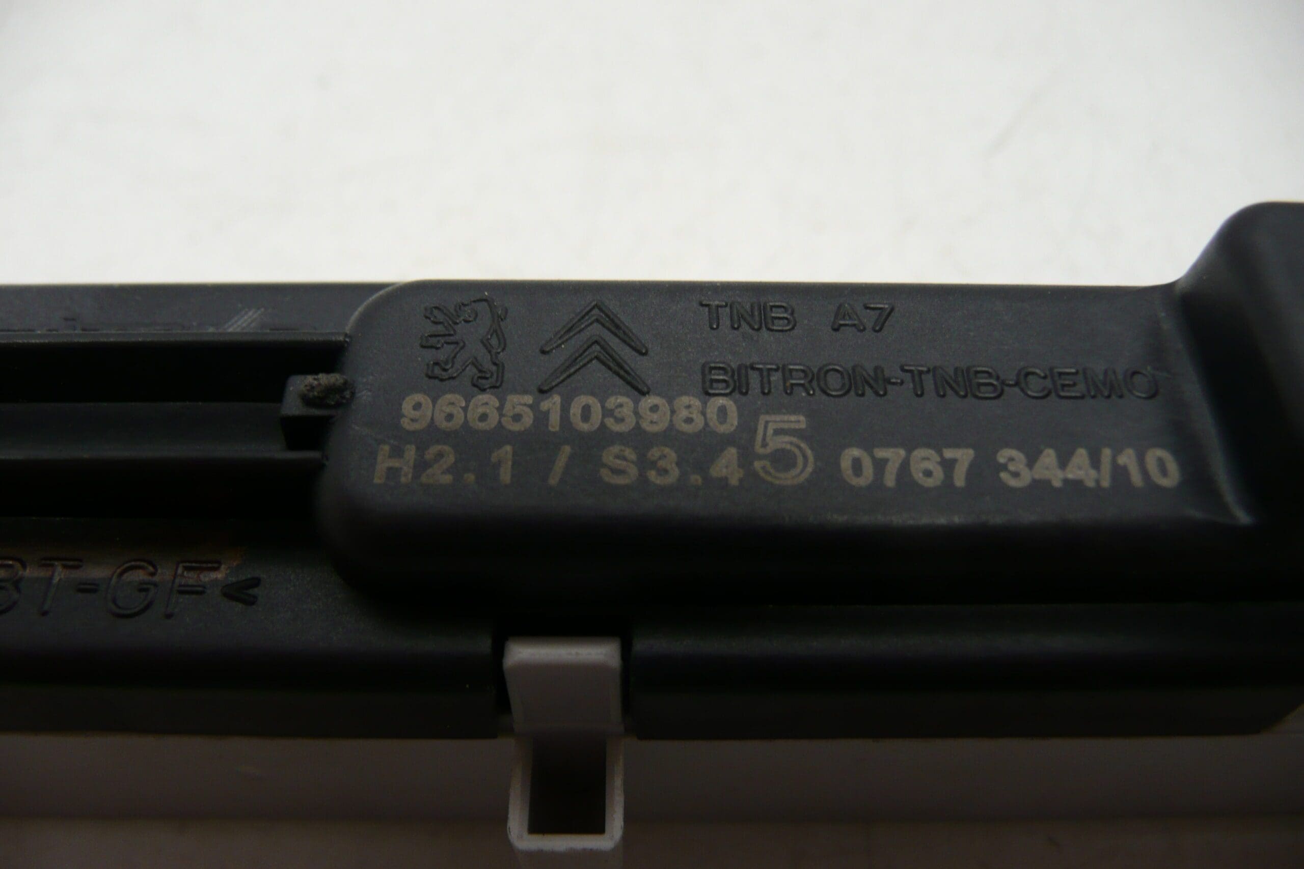 Kontrolka pásů Citroën Peugeot 9665103980 - Obrázek 2