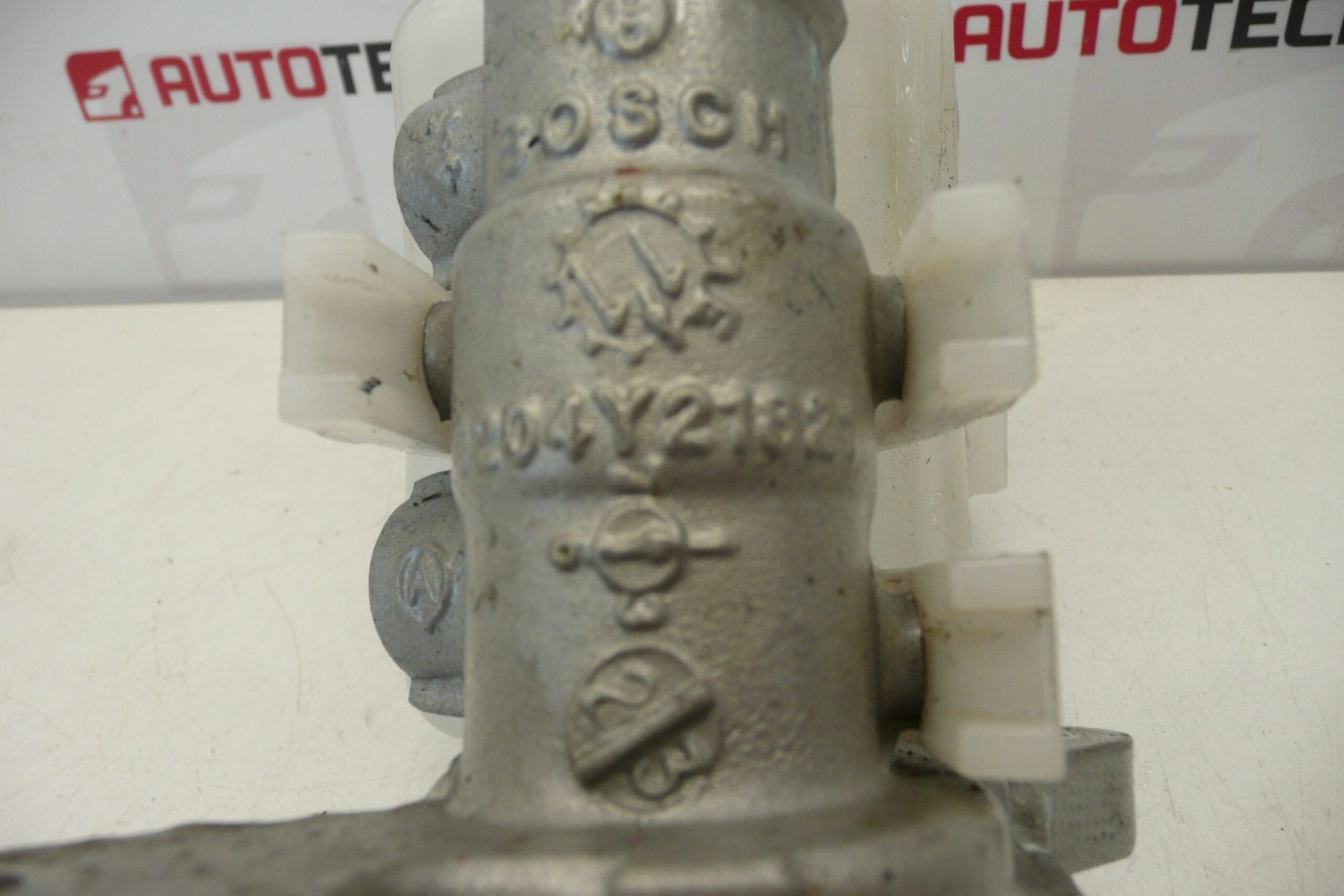 Hlavní brzdový válec Citroën C1 Peugeot 107 0204Y21821 4601R3 - Obrázek 2