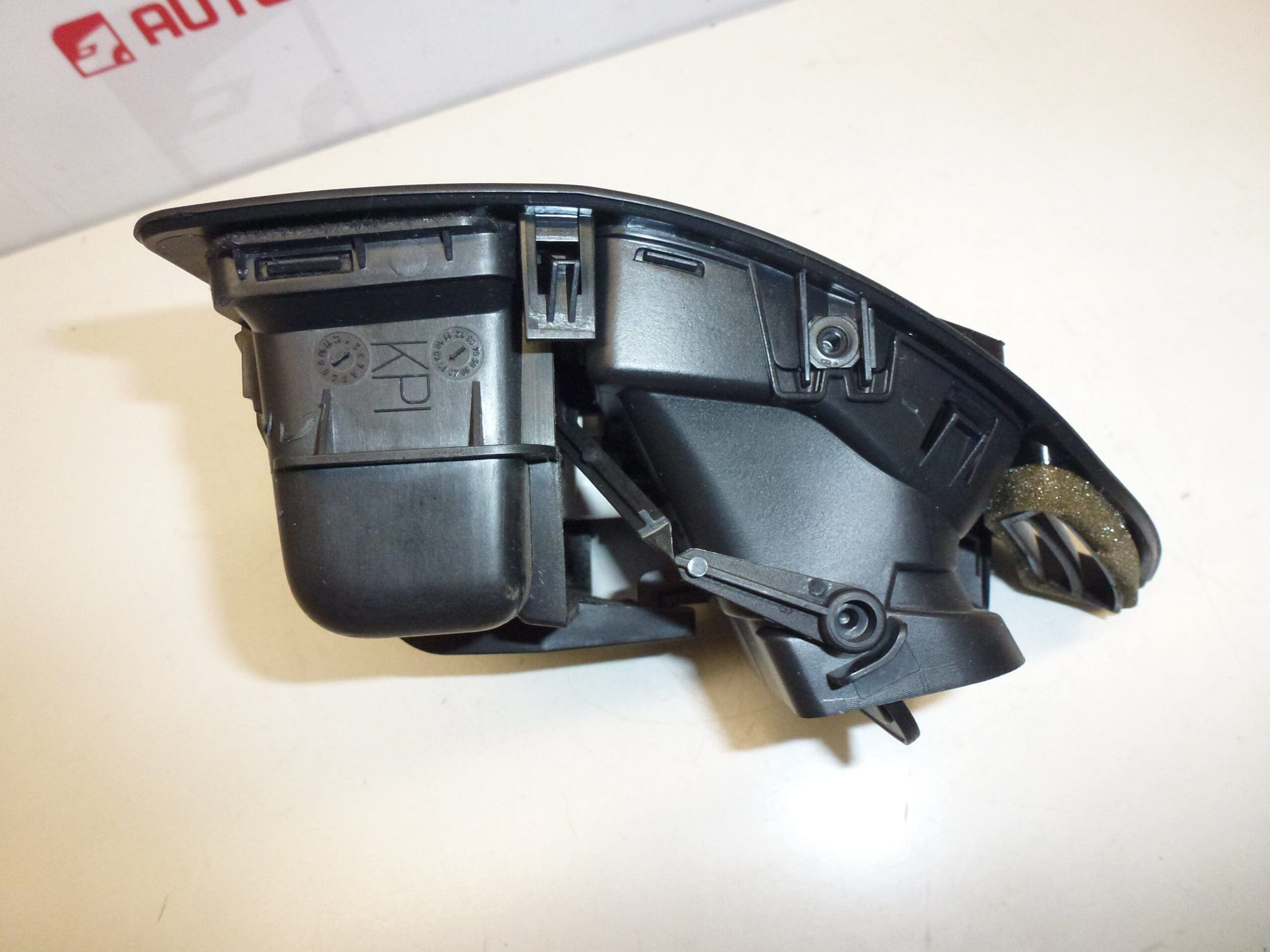 Větrací otvor levý Citroën C4 9649598677 9649598977 8265N7 - Obrázek 2