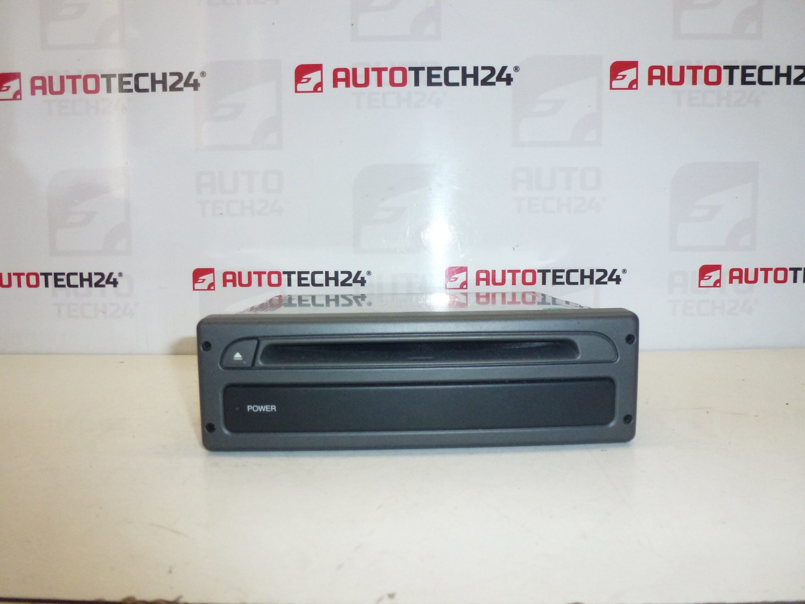 Čtecí zařízení navigace Citroën Peugeot 9644987380