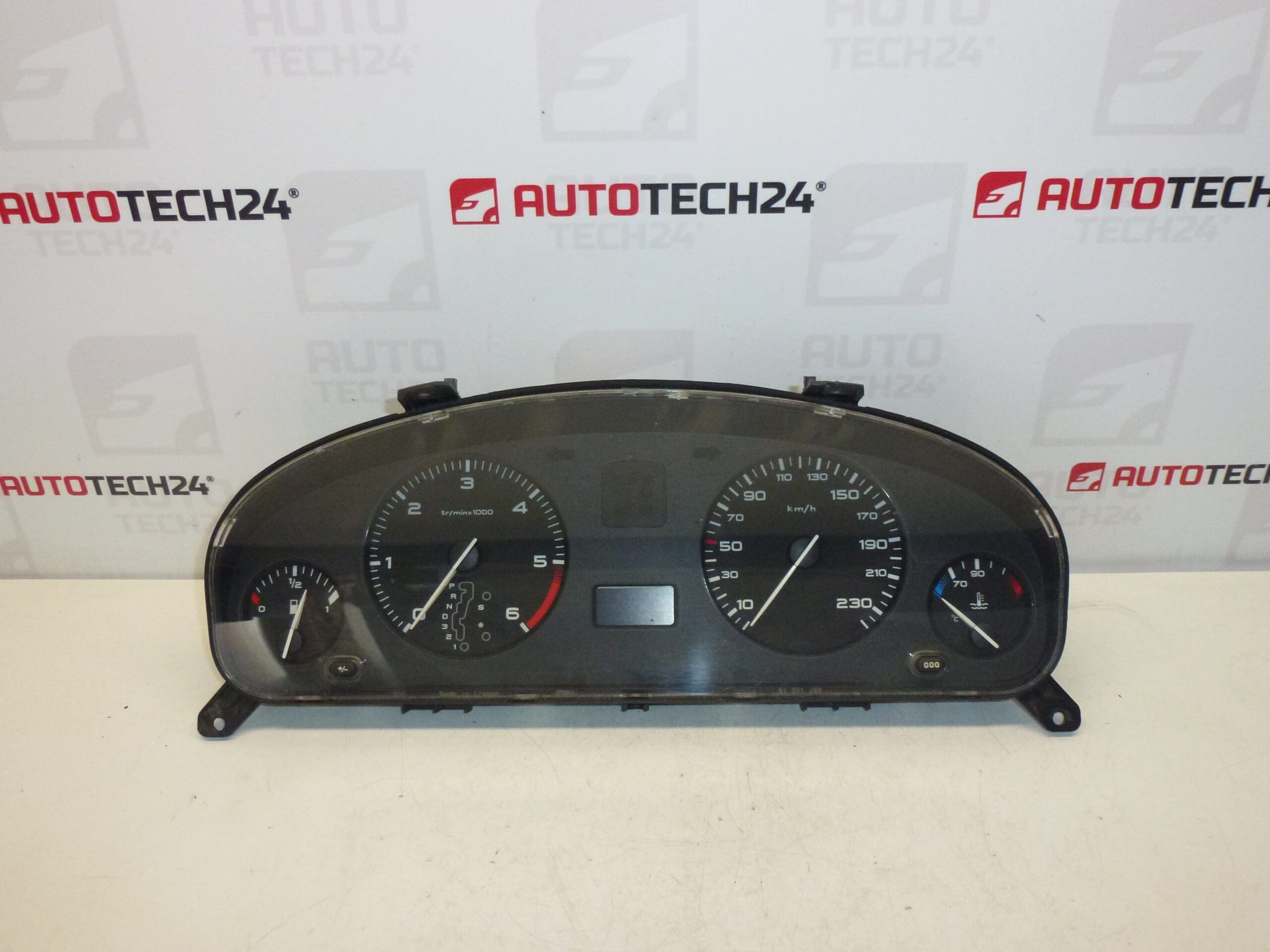 Tachometr Peugeot 406 2.0 HDI automat 9644232180