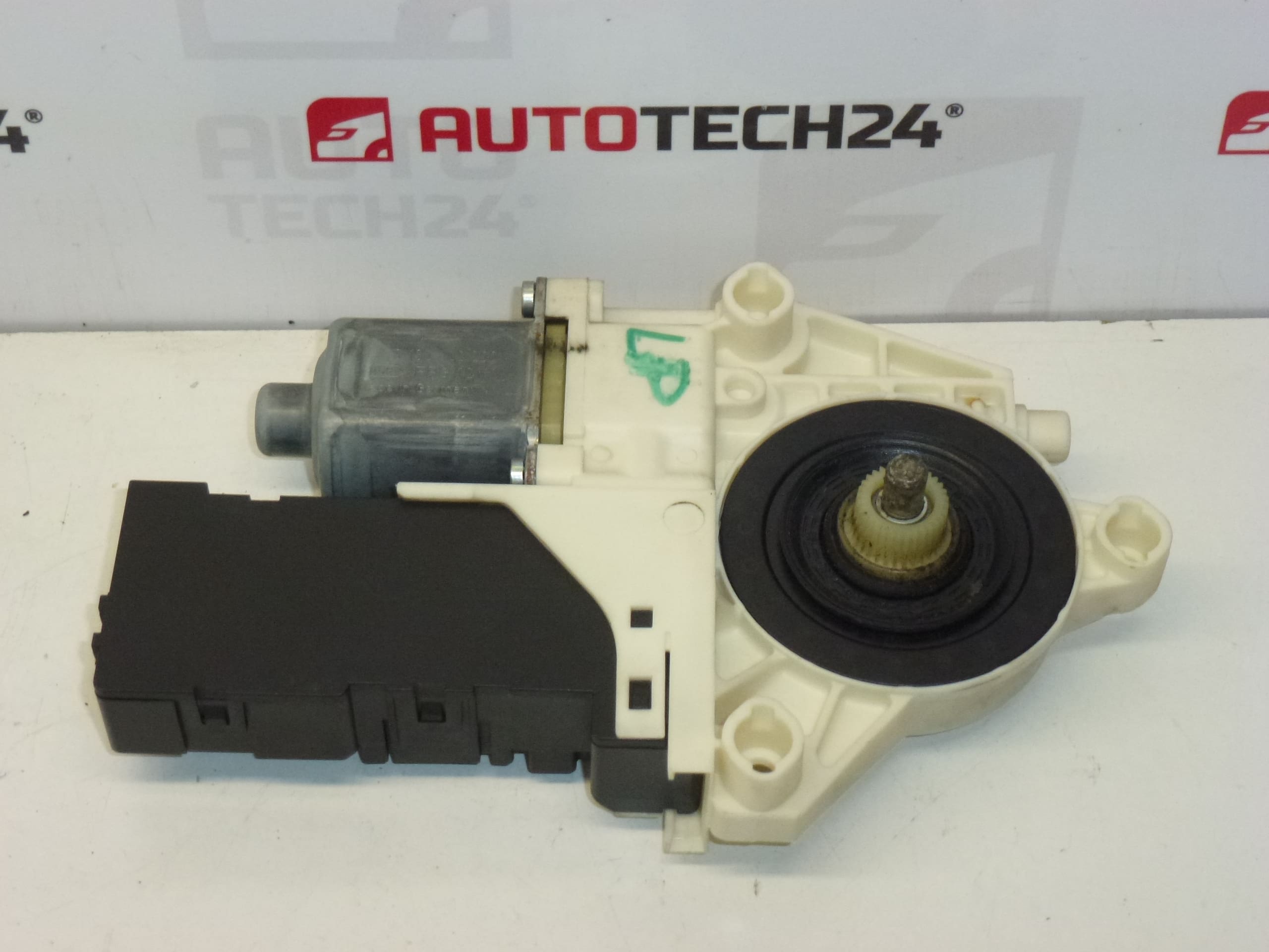 Motor stahování levého okna Peugeot 407 9663036680 9221Z1 - Obrázek 2