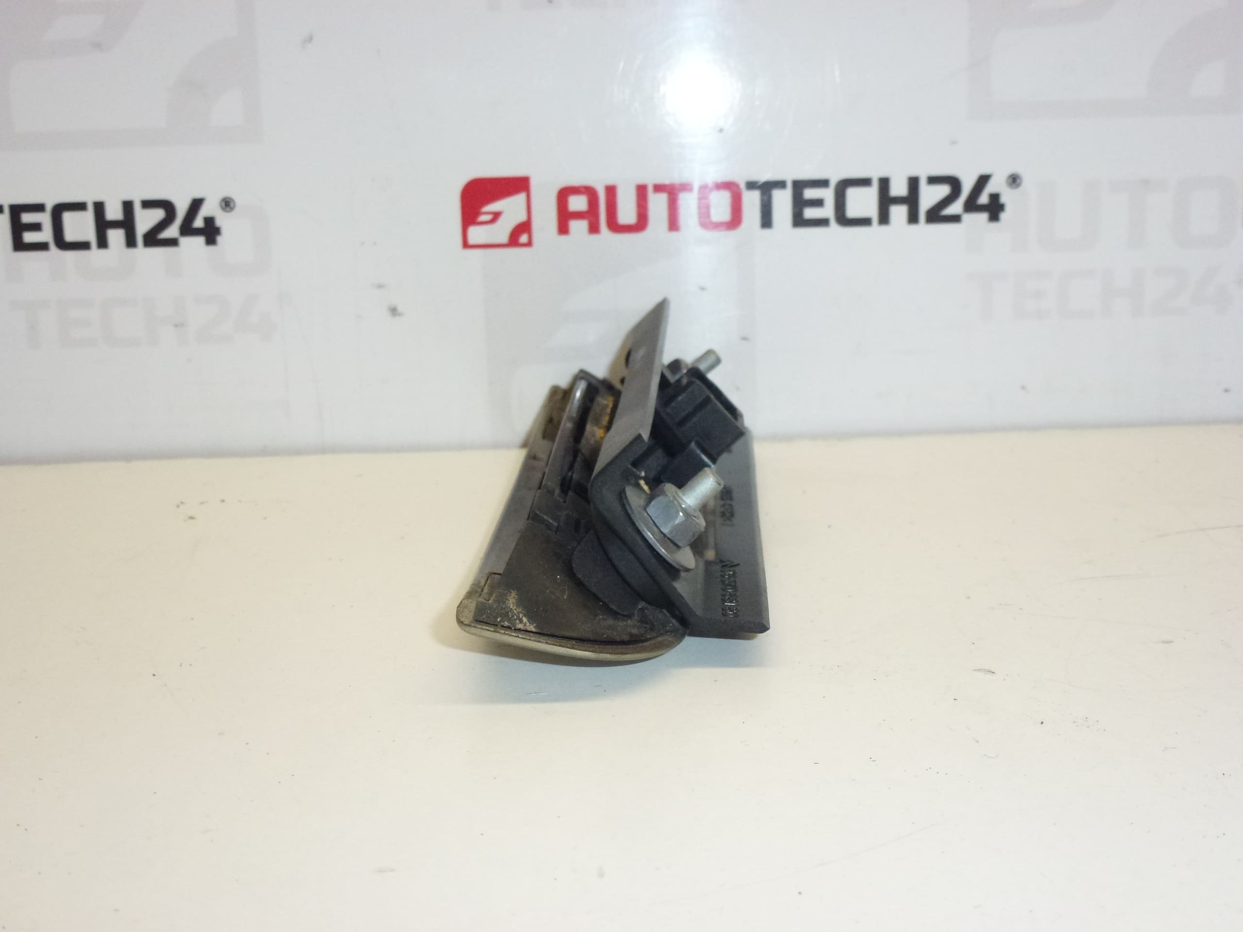 Klika zadního víka zlatá metalíza Citroën C4 C5 II 9649858777 8726Q8 - Obrázek 2