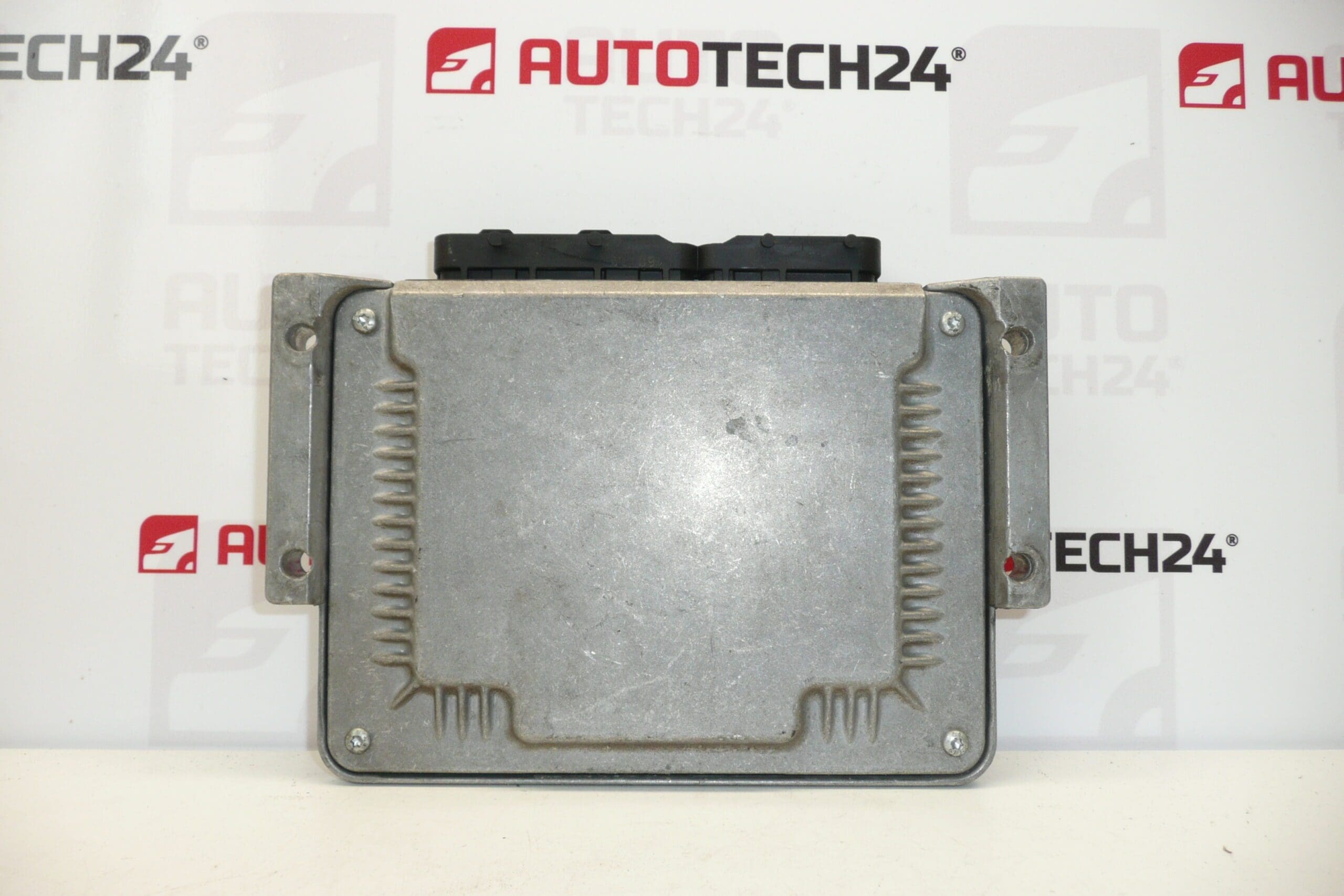 Řídící jednotka ECU Bosch Citroën Peugeot 0281012597 V91 Q2EF8H81 P10 - Obrázek 2