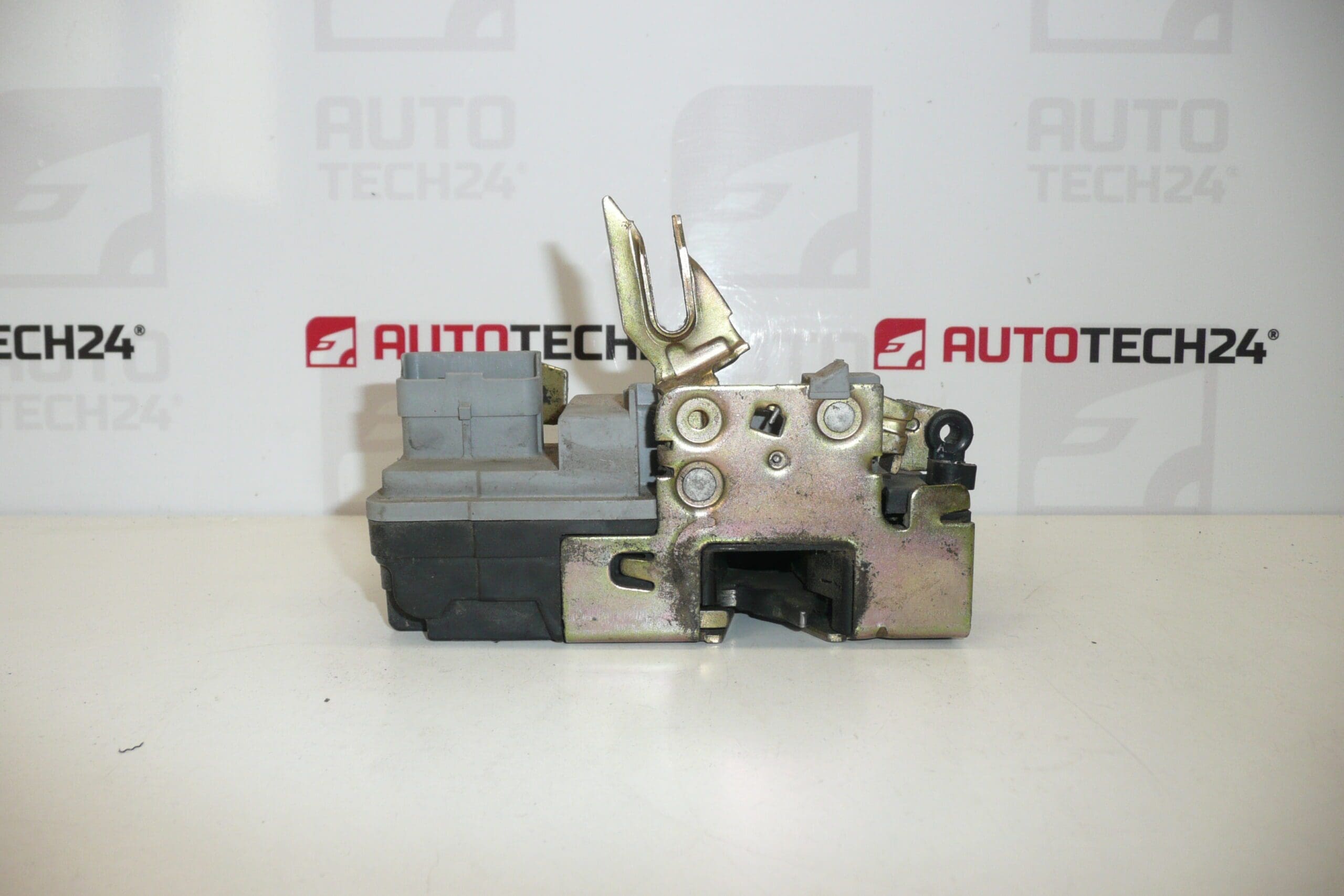 Zámek levých předních dveří Citroën Xsara 9135H4 - Obrázek 2