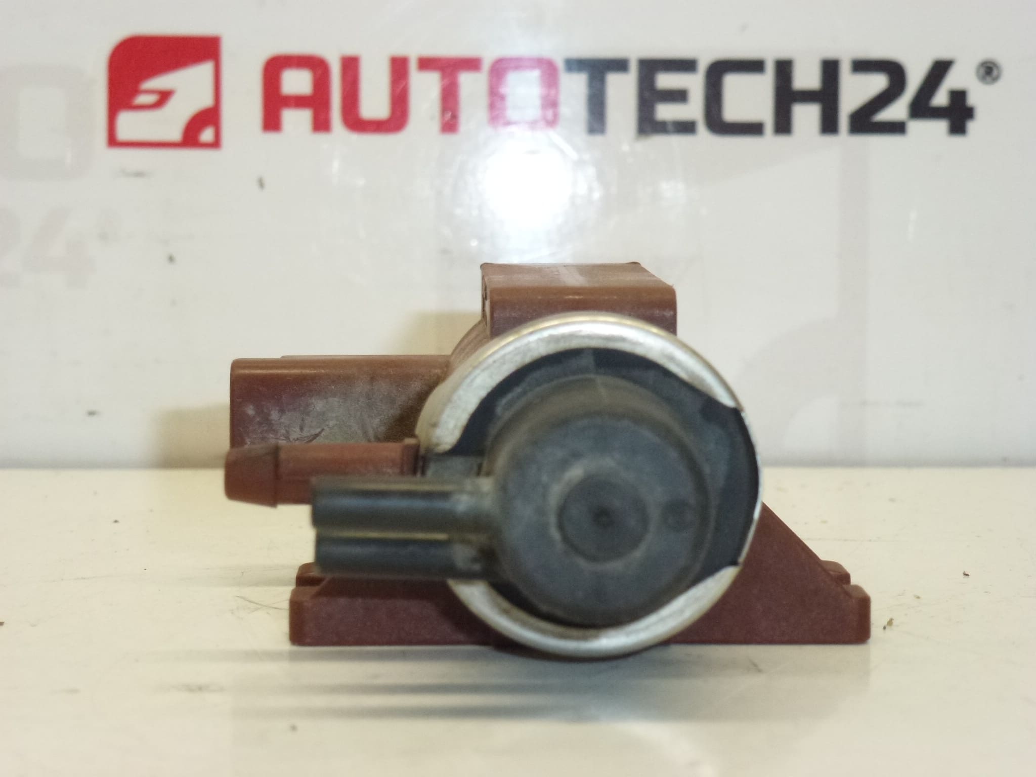 Podtlakový ventil Citroën Pierburg 7.00968.03 9652997580 - Obrázek 2