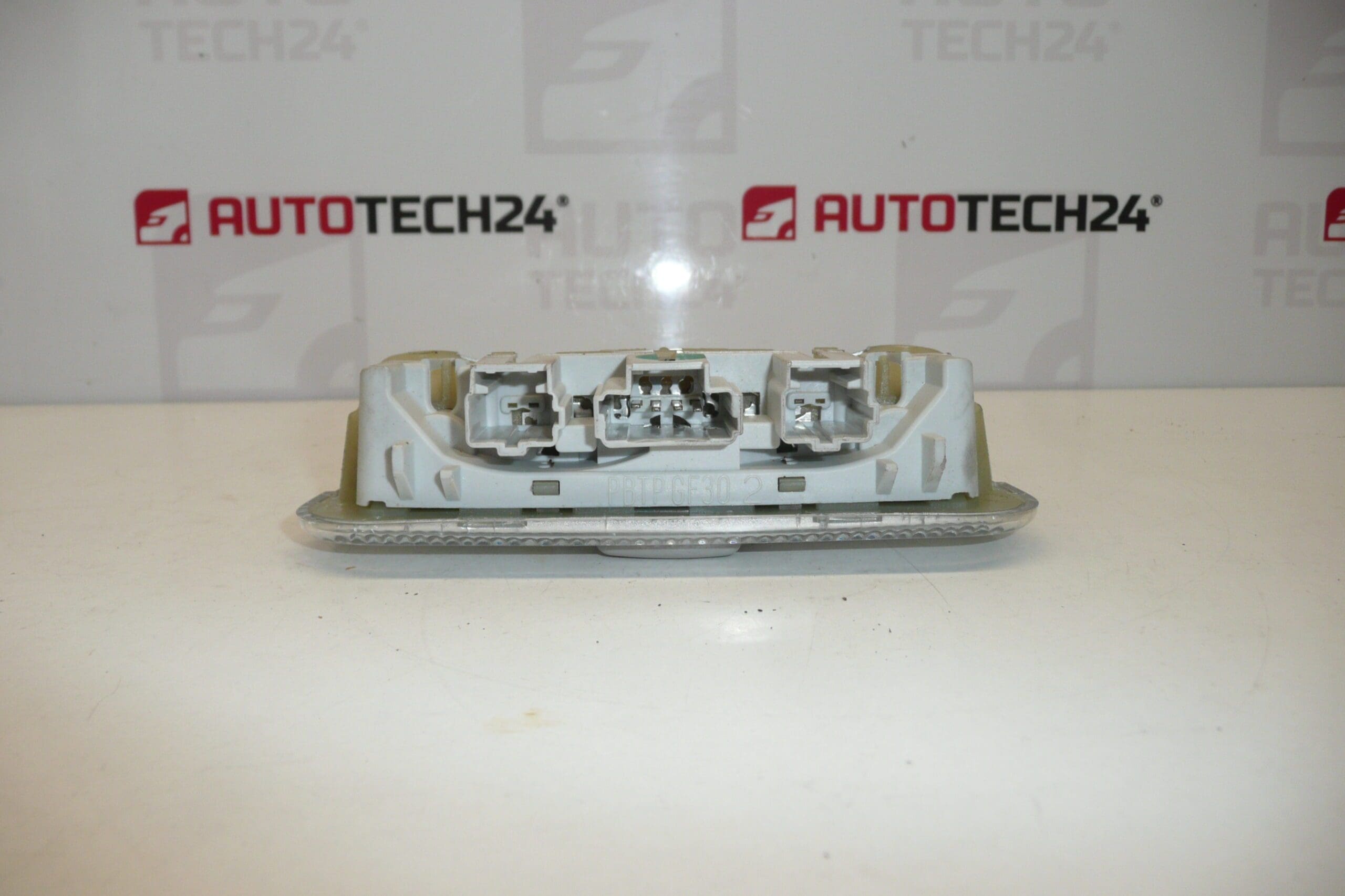 Vnitřní osvětlení Citroën Peugeot 6362N4 - Obrázek 2