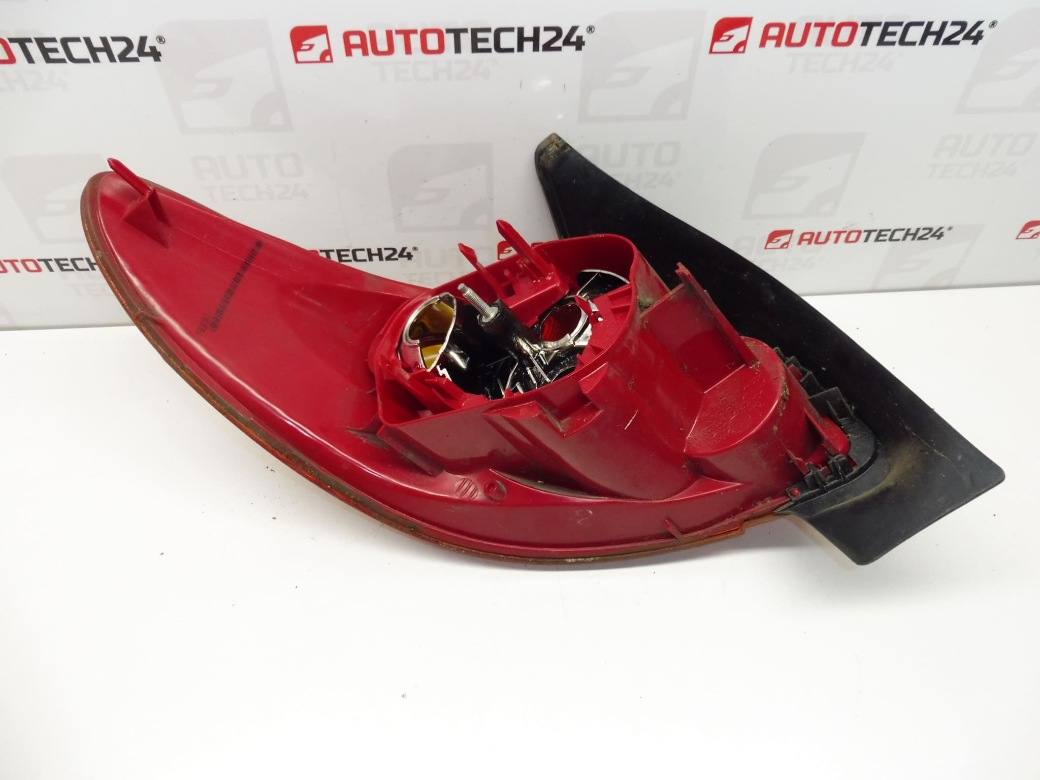 Pravé zadní světlo Peugeot 206 3/5 dveří 6351S0 - Obrázek 2