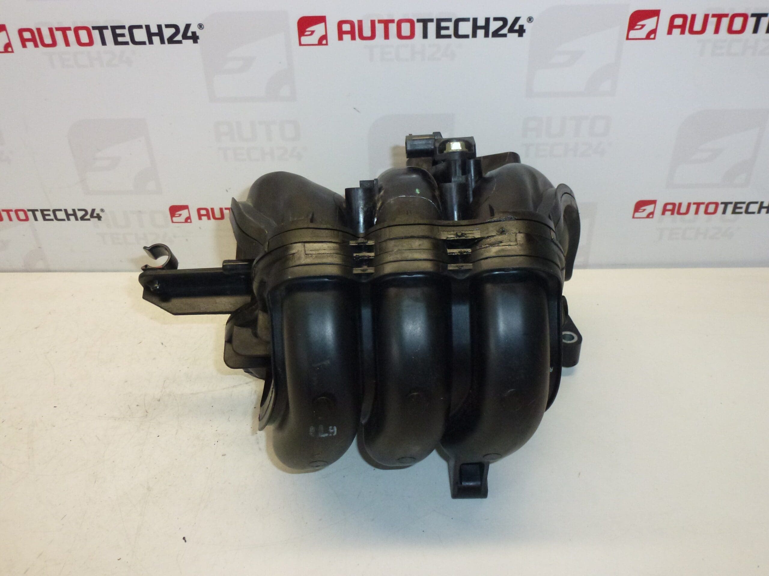 Sání vzduchu 1.0 1KR Citroën Peugeot 0361Q8 1606496980