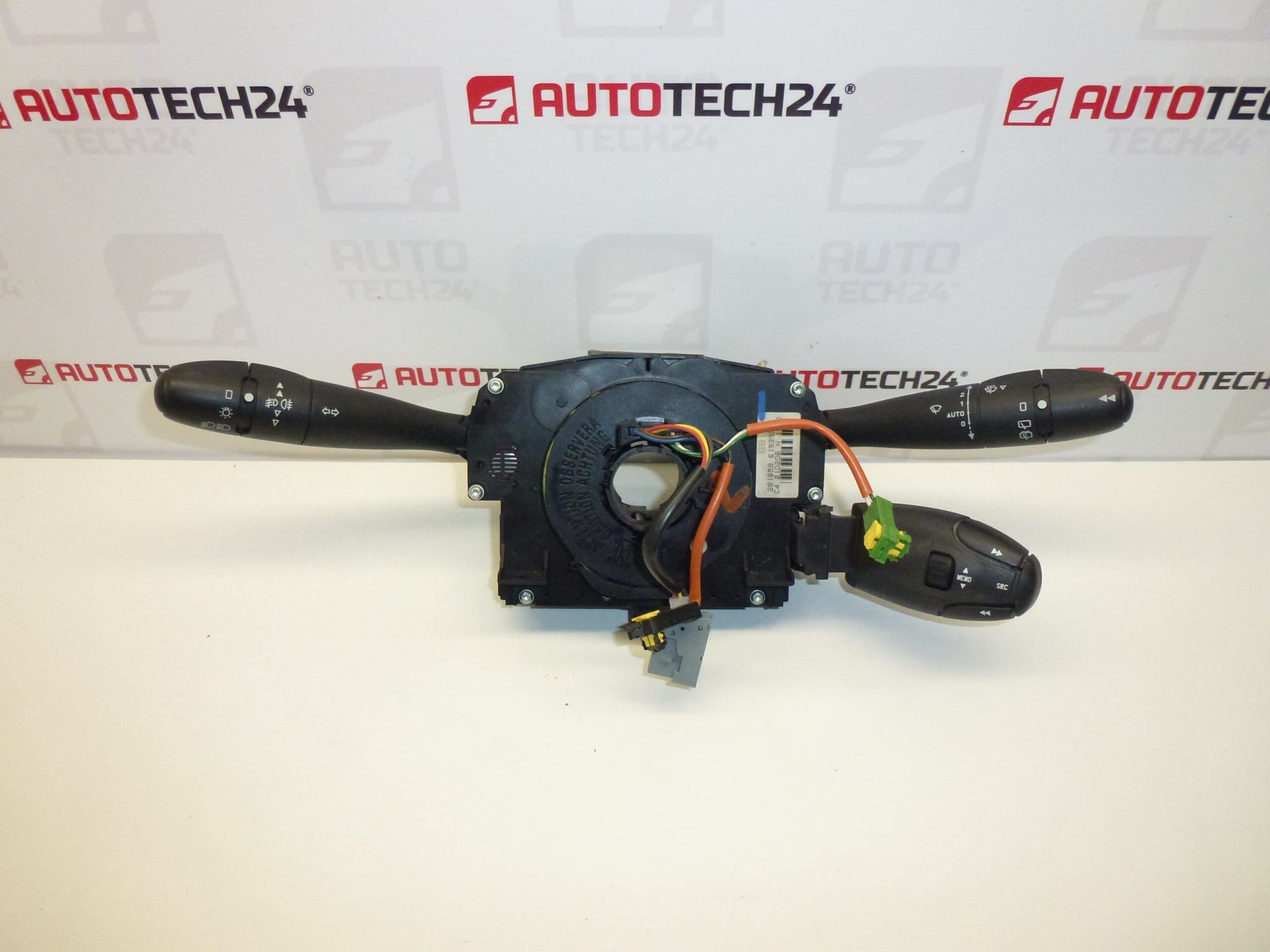 Ovladače pod volantem Citroën Peugeot 96611305XT