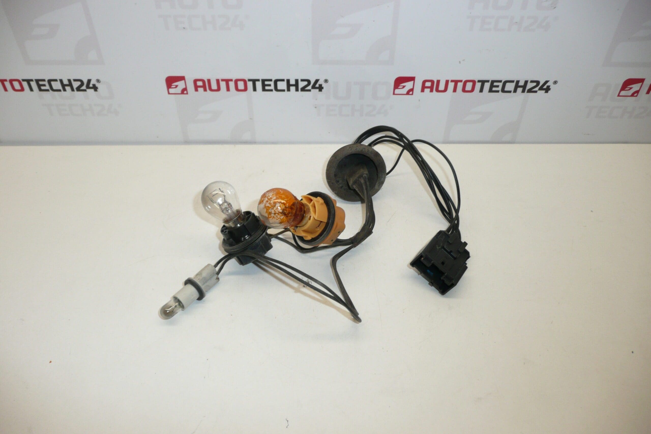 Kabeláž zadní lampy Citroën C4 5 dveří 6534PC