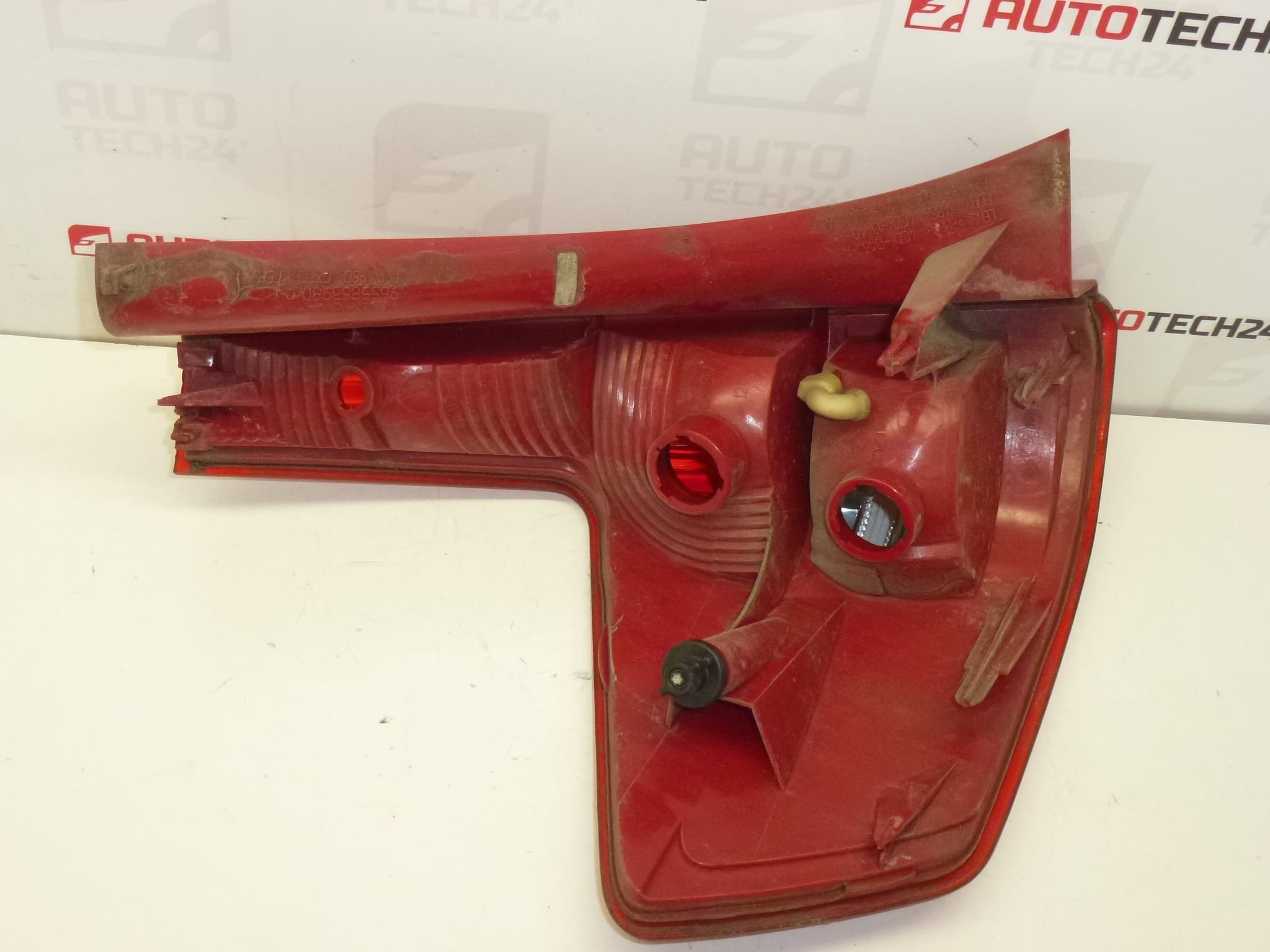 Pravá zadní lampa Citroën C4 5 dveří 9655863980 6351T8 - Obrázek 2