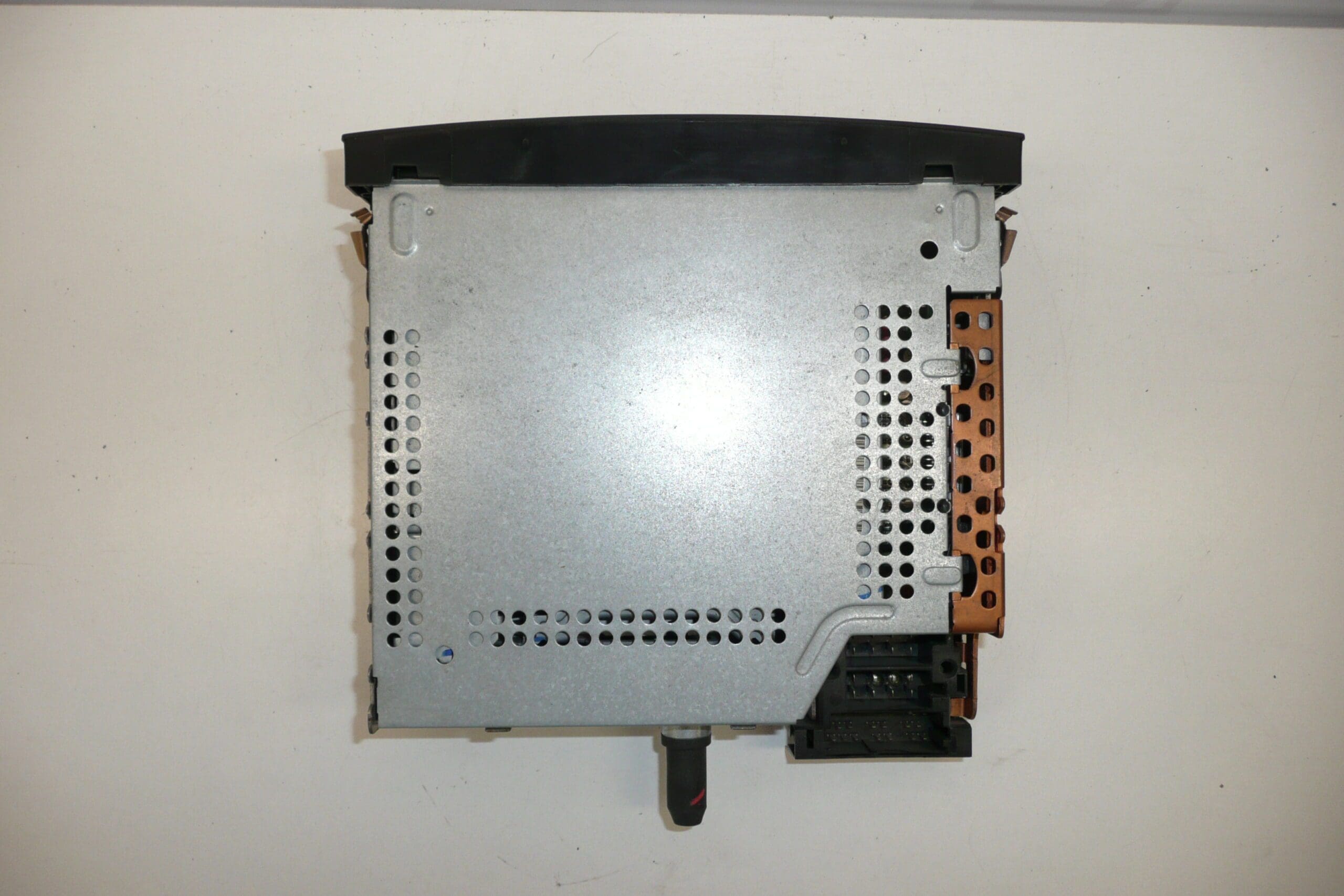 Autorádio s CD Citroën Peugeot 96514684XT - Obrázek 2