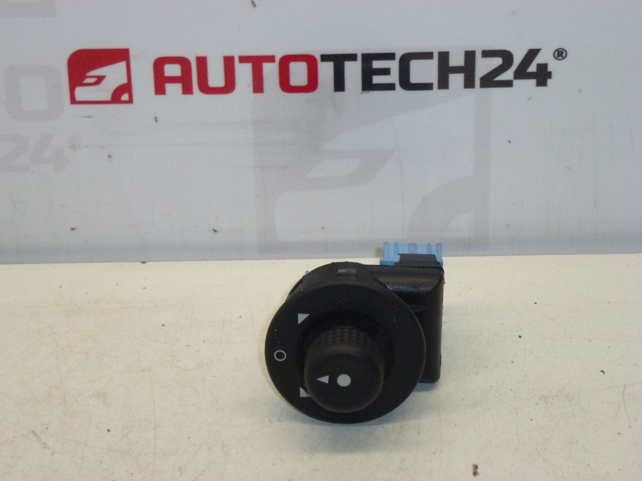 Ovladač zpětných zrcátek Citroën Peugeot 6545F9 - Obrázek 2