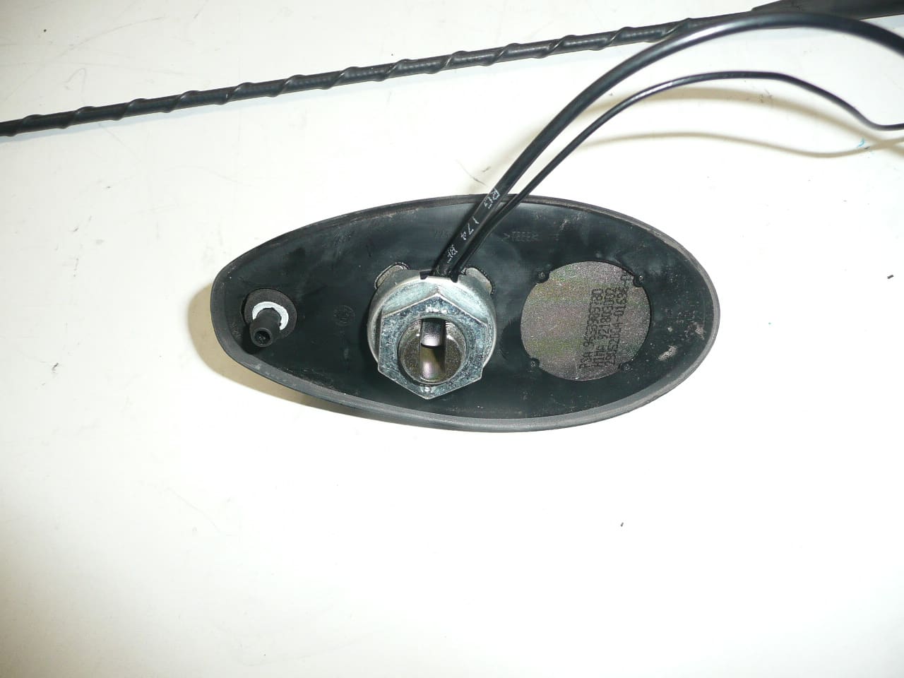 Anténa Citroën C5 sedan 01-04 9638989780 6561H1 - Obrázek 2