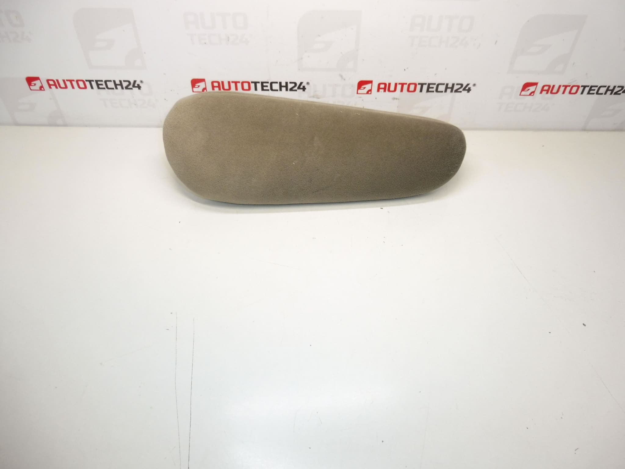 Levá loketní opěrka Citroën Peugeot 883080