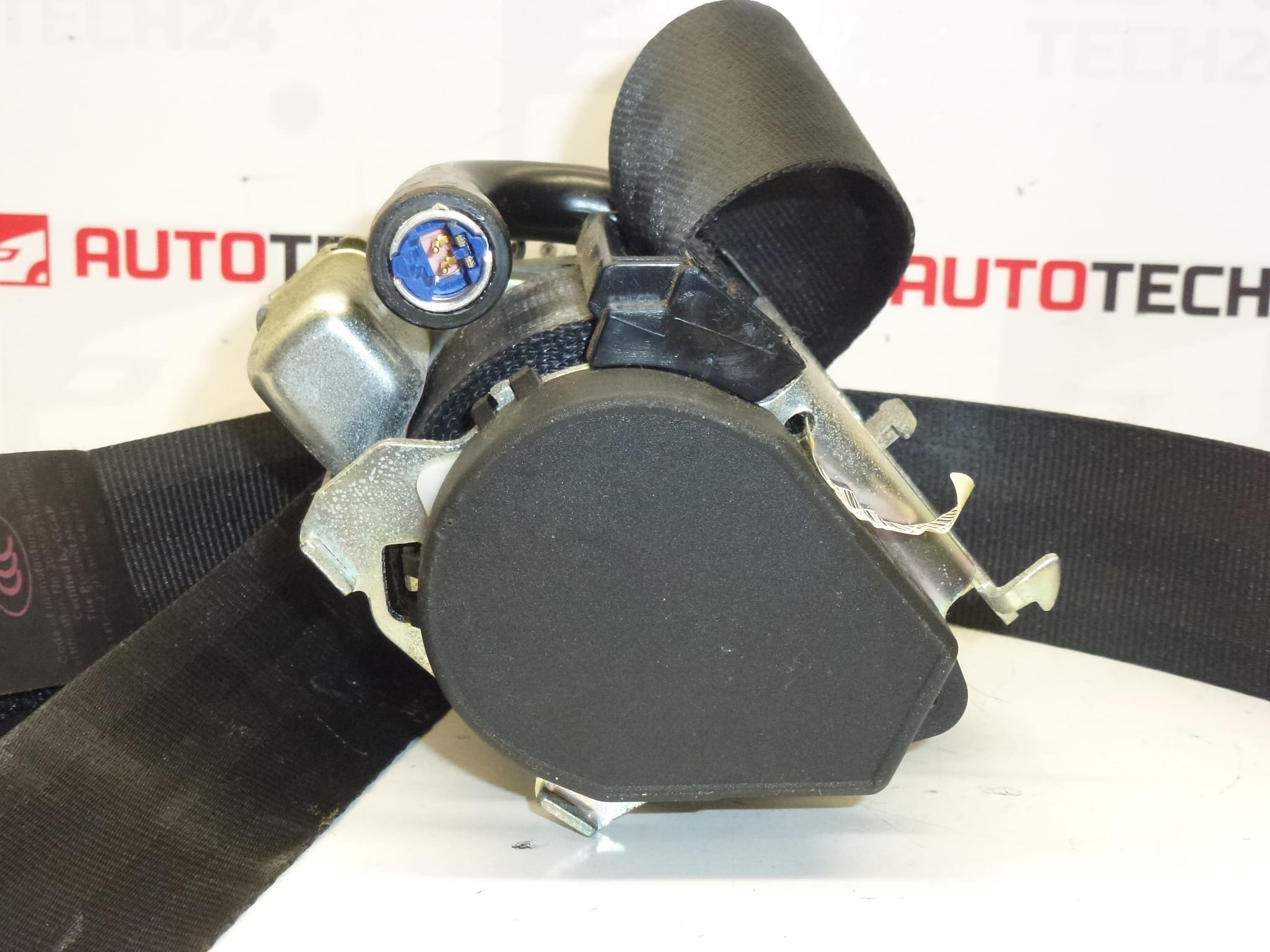 Levý pyropás bezpečnostního pásu Peugeot 207 96869034XX 8975JA - Obrázek 2