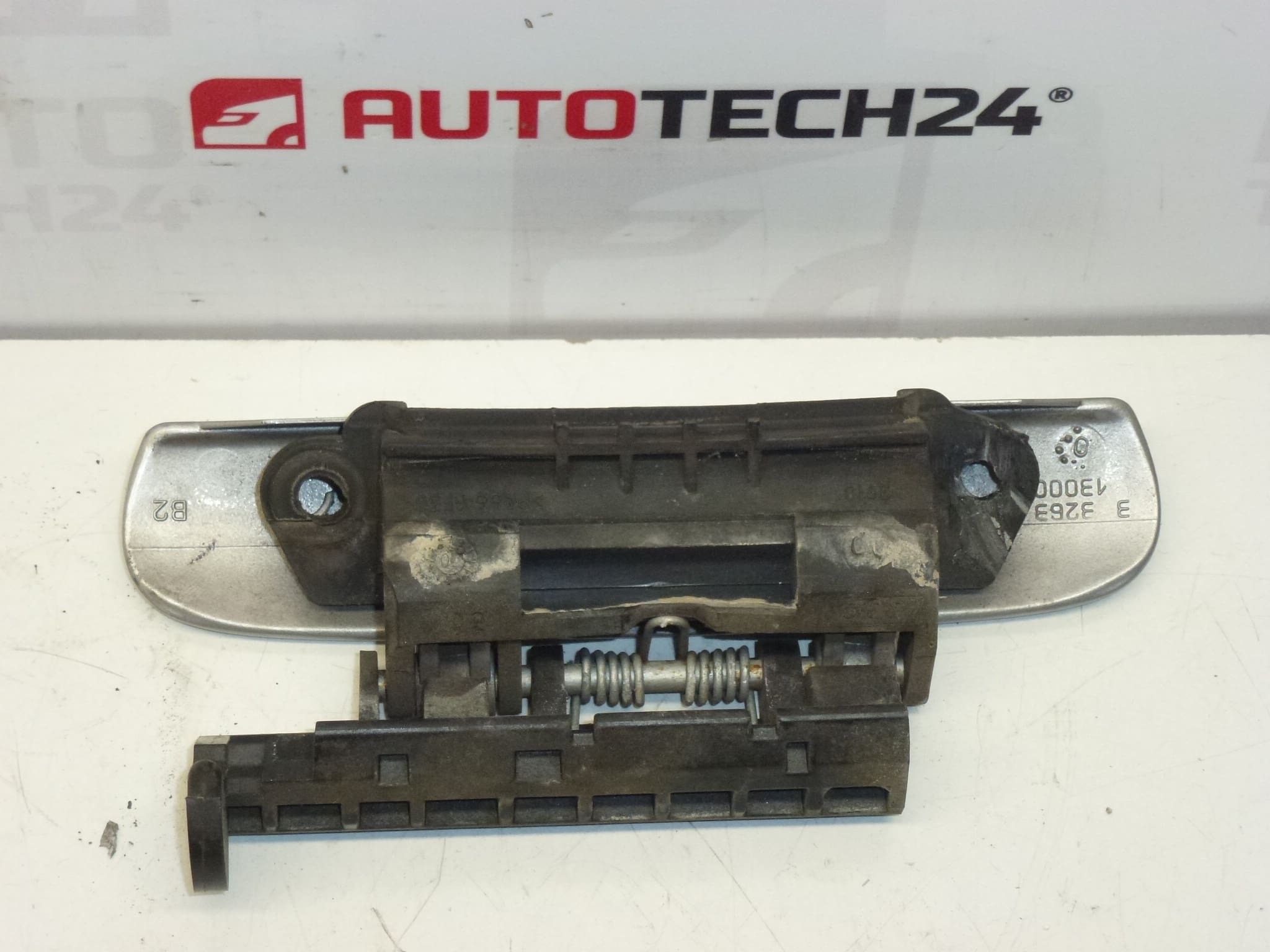 Klika pravých zadních dveří Citroën Xsara EZRC 96334566 9101N5 - Obrázek 2