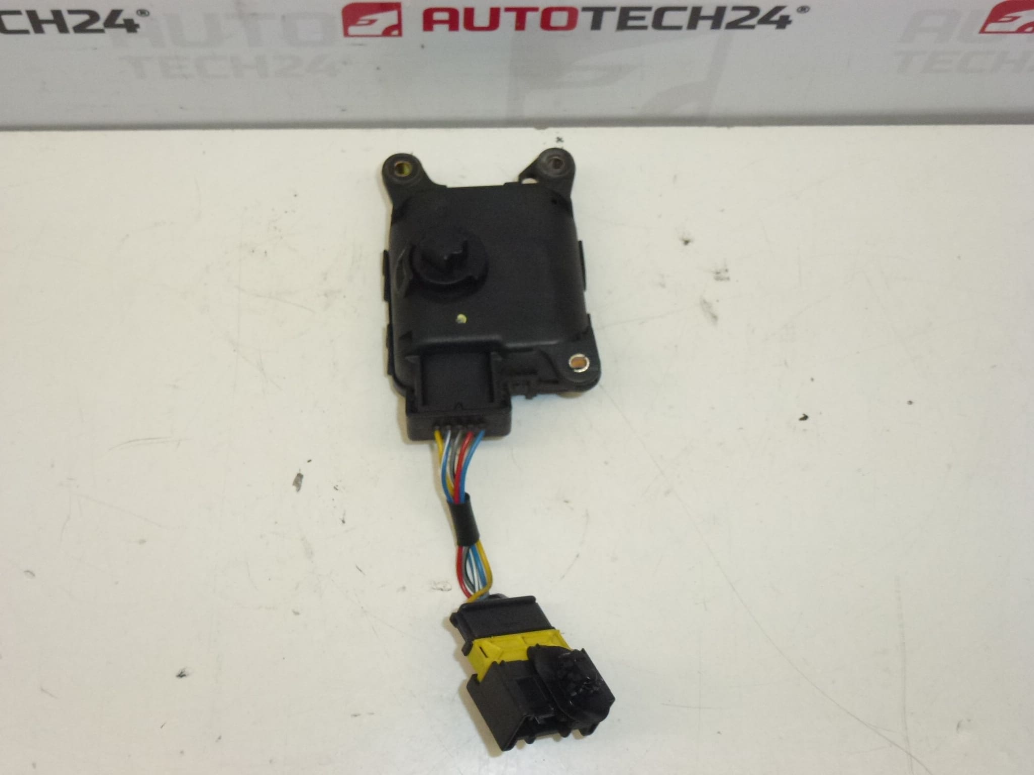 Servomotor Bosch pro Citroën / Peugeot 0132801160 6447ER - Obrázek 2